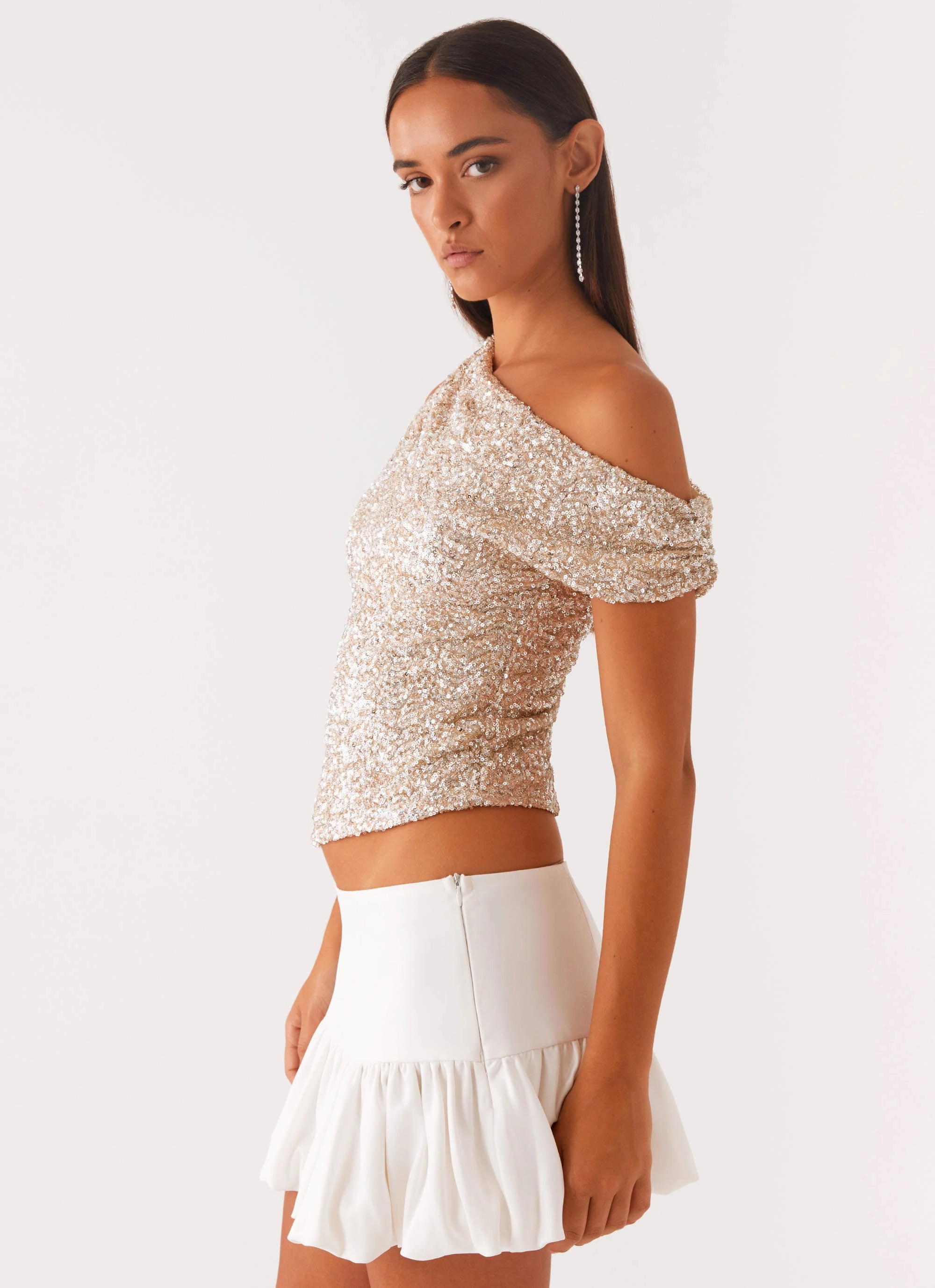 Flowy Cut Fashion-Forward All Star Off Shoulder Top - Silver