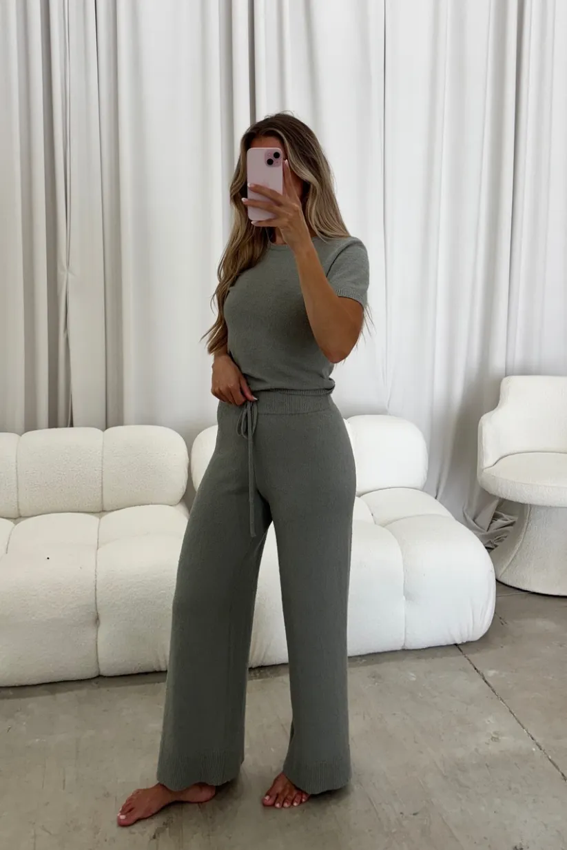 Flexible Knit Construction OdorResistant Fabric Andre Knit Top and Pants Set in Dusty Sage
