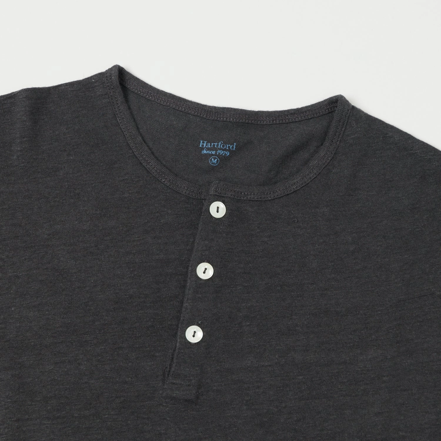 Hartford Linen Henley - Charcoal Versatile Look