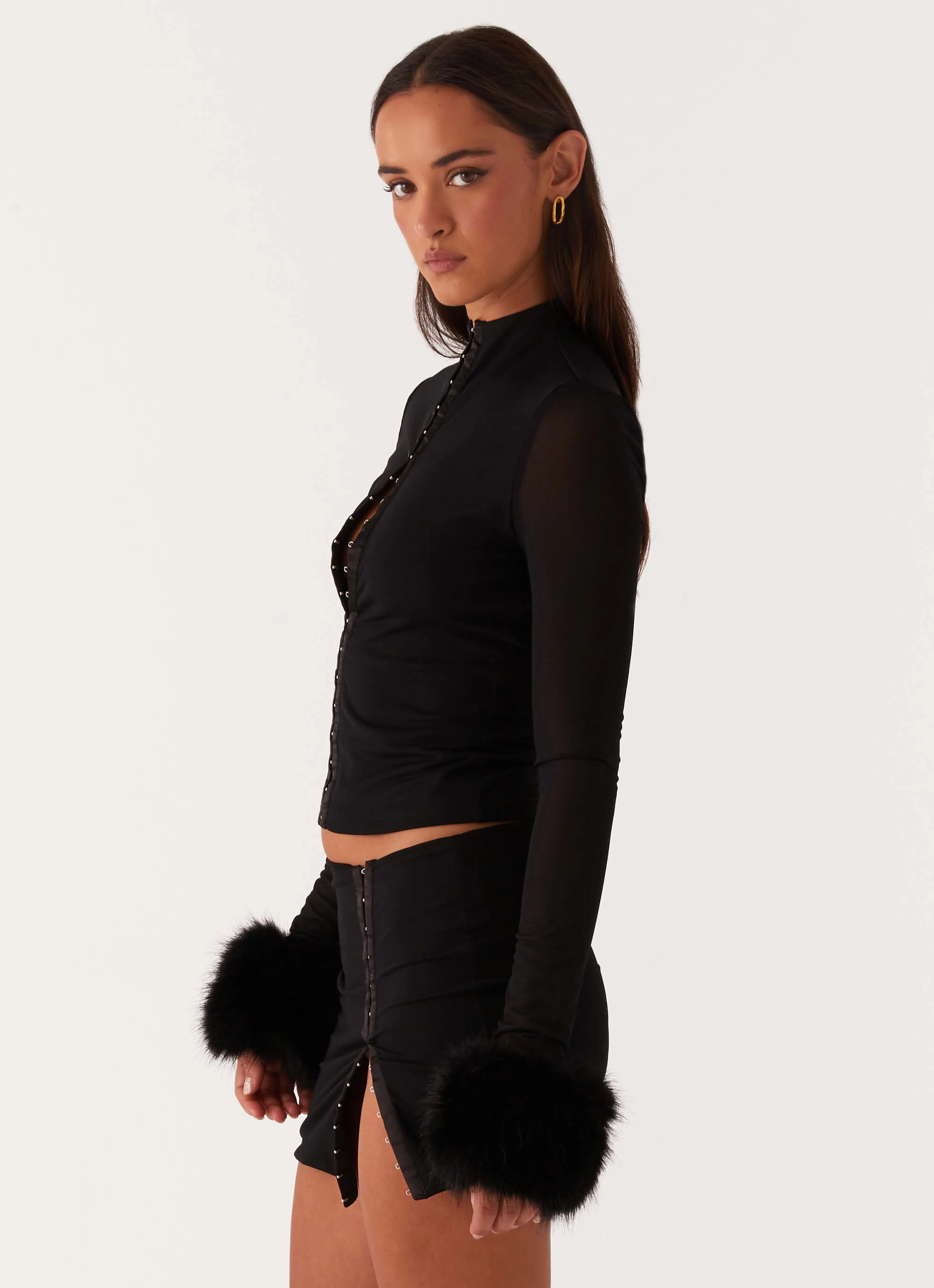 Villa Mood Breathable Tayanna Fur Trim Long Sleeve Top - Black