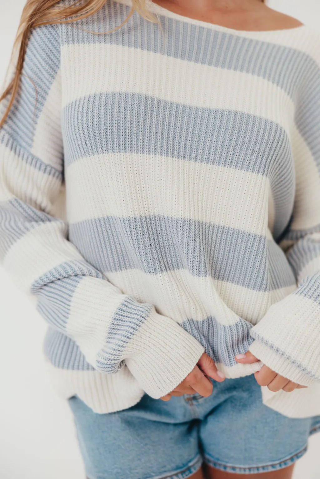 Calloway Sweater in Light Blue White MoistureWicking Technology