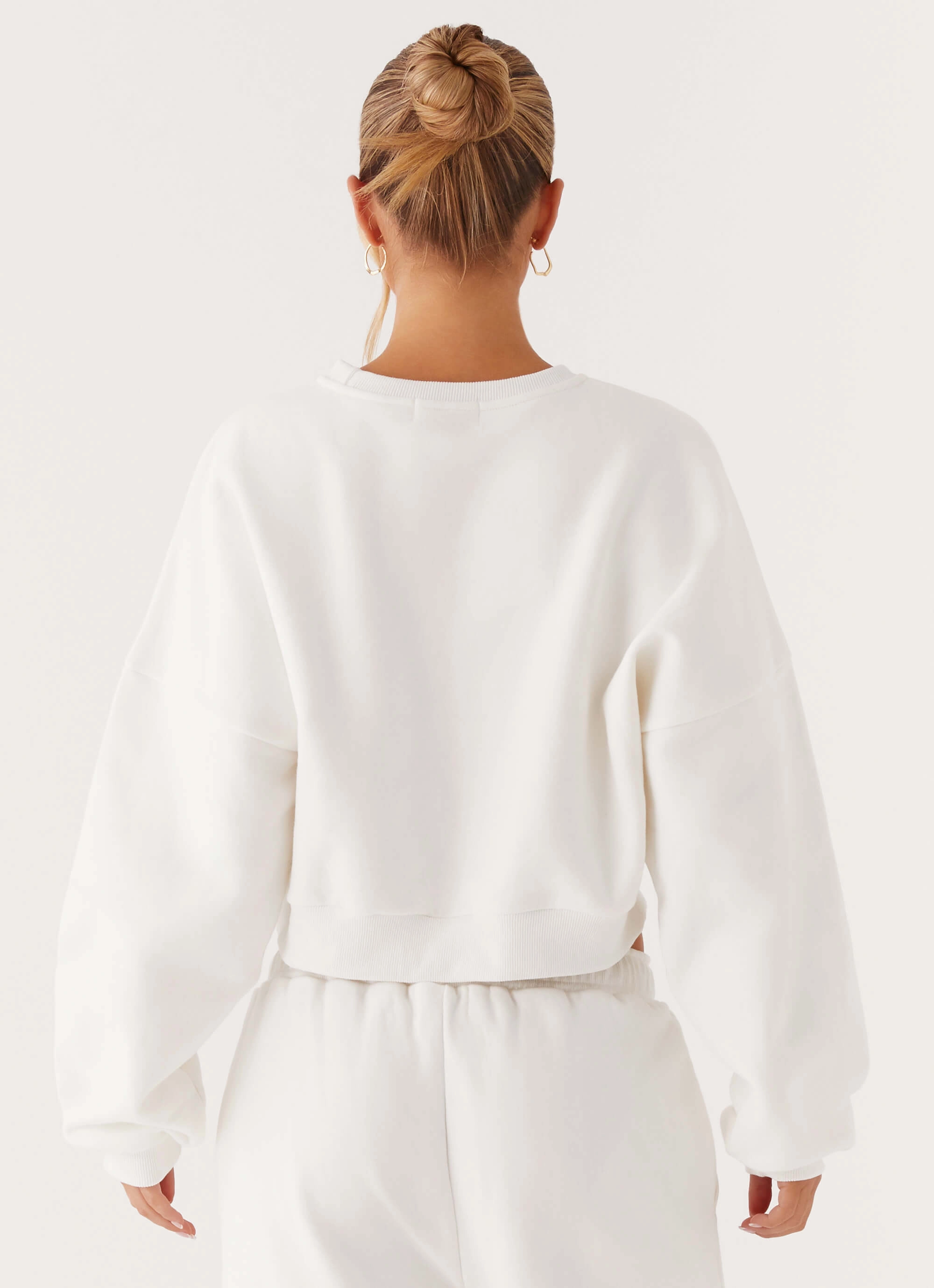 Signature Cropped Sweatshirt - Ivory Easy Movement