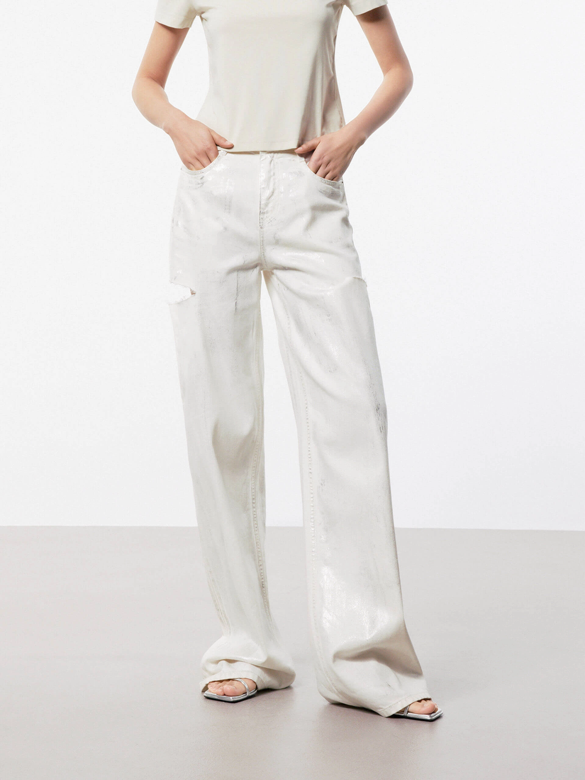 Iconic Outfit Cotton Blend Ripped Jeans