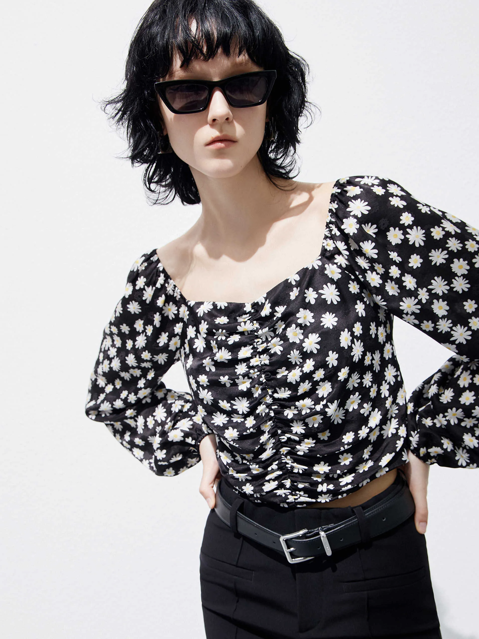 Chambray Fabric Ribbed Trim Cropped Flower Print Top