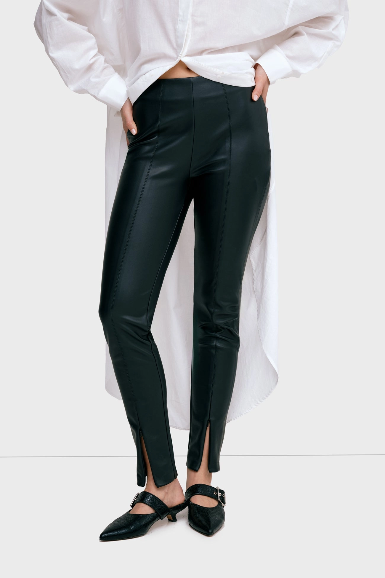 Casual Mode V Neckline Tremont Vegan Leggings
