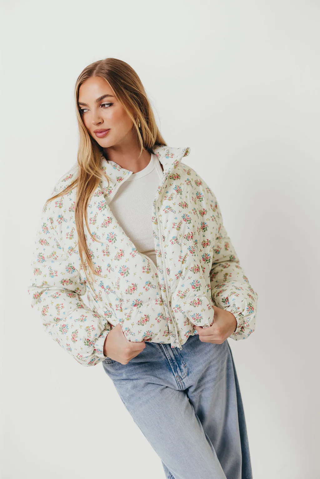 Four Way Stretch Texture Focus Emmalee Puff Jacket in Floral