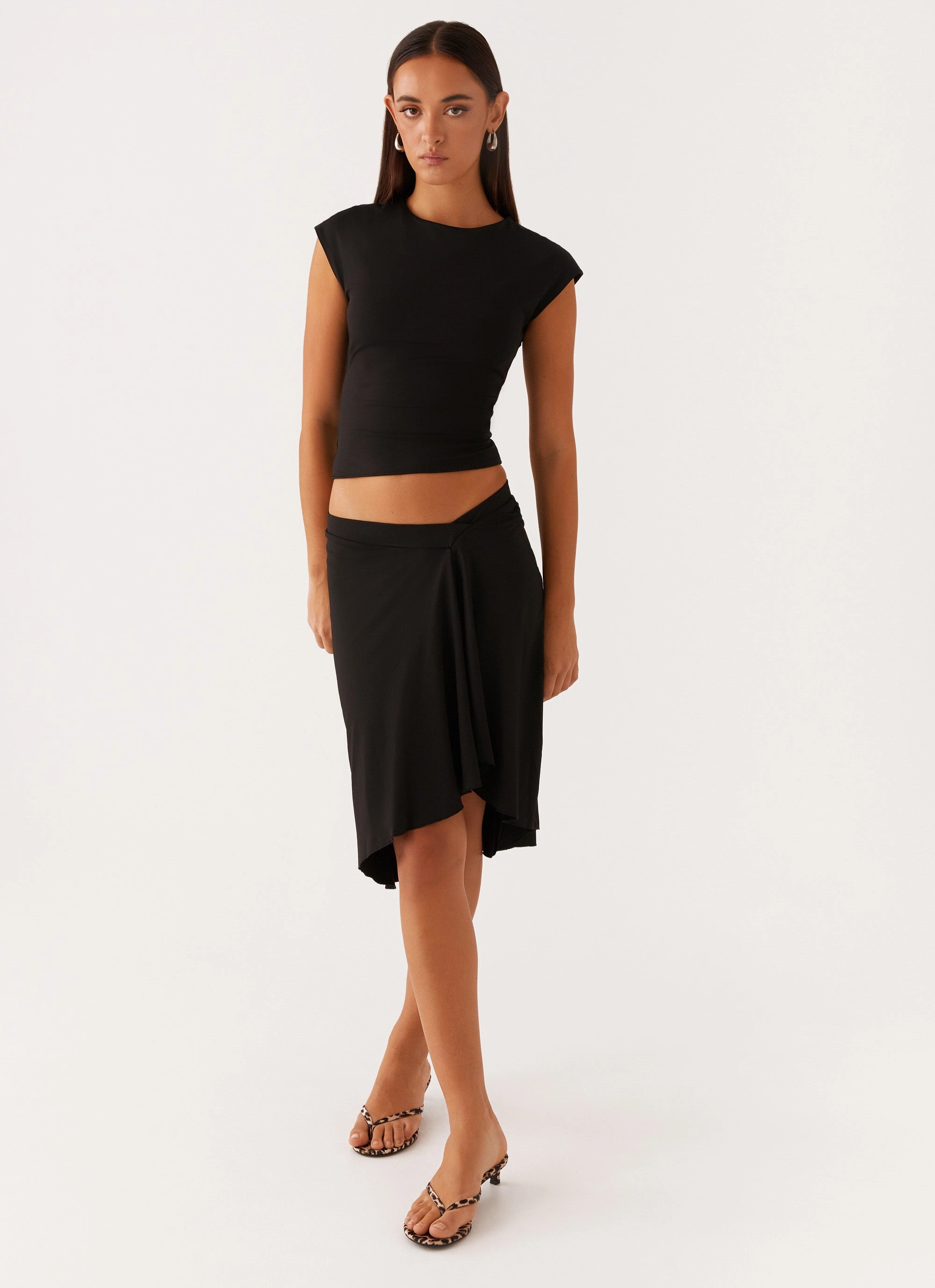 Bow Glow Chic Energy Shes A Lady Top - Black