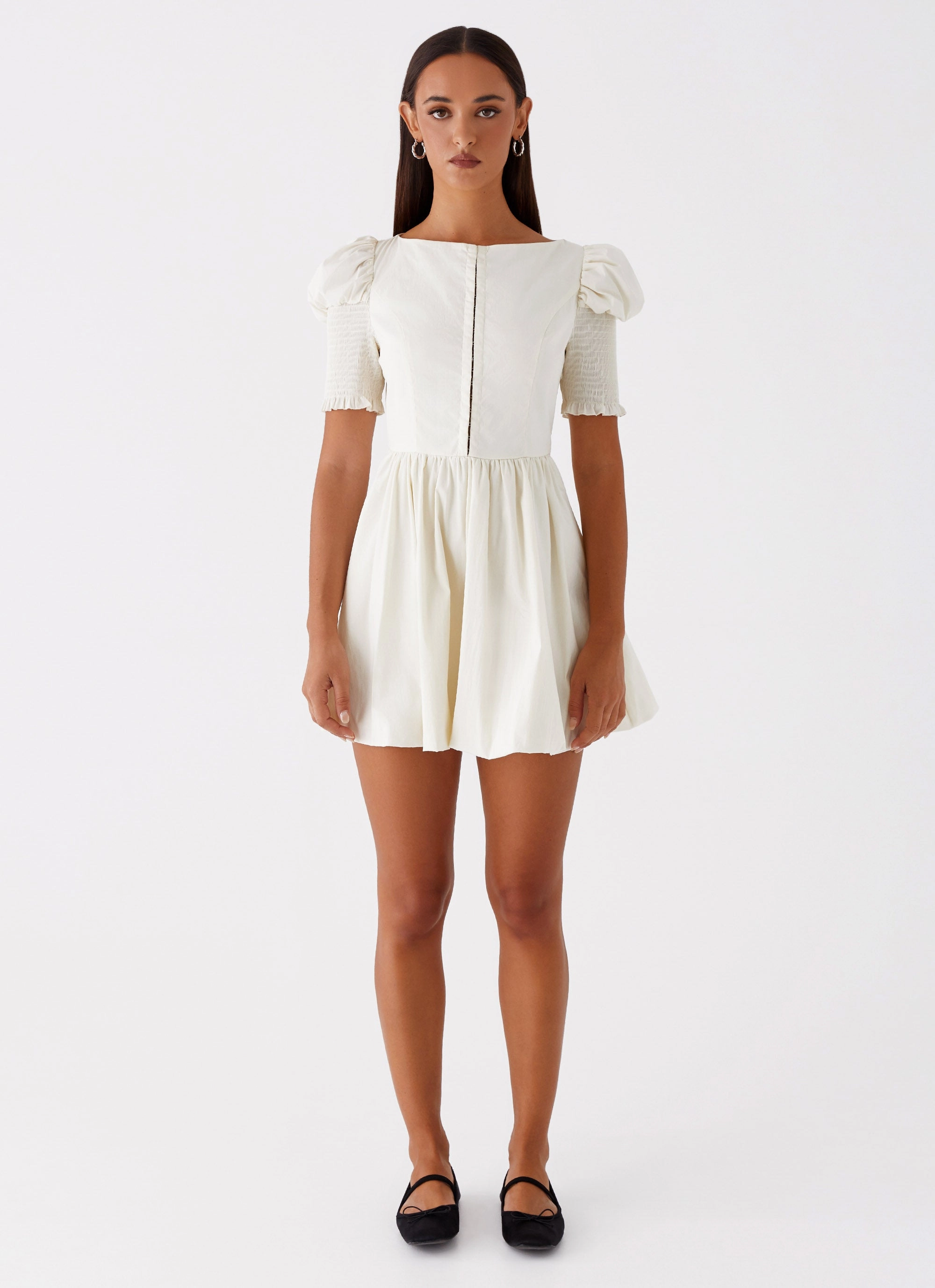 Enya Mini Dress - Ivory High-Low-Hem Elegant Fit