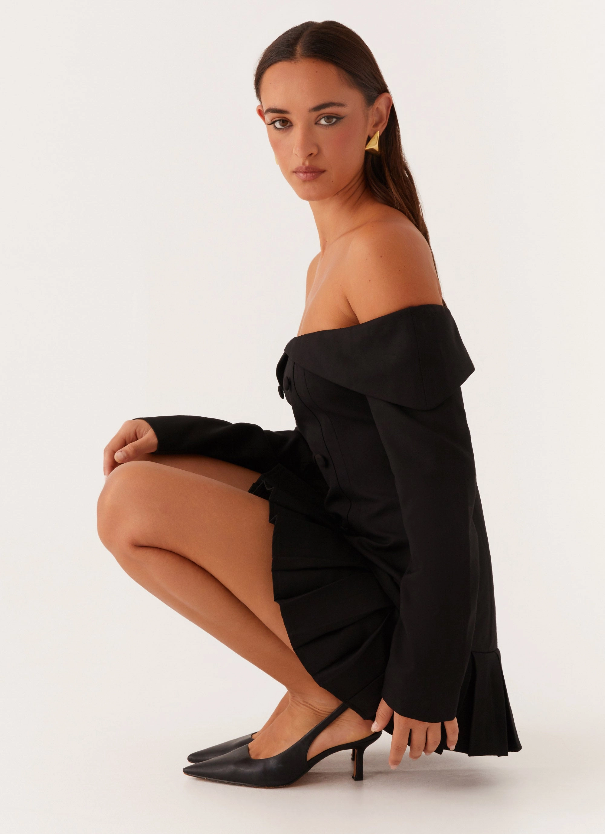 Clean Outfit Tarlisha Off Shoulder Long Sleeve Mini Dress - Black