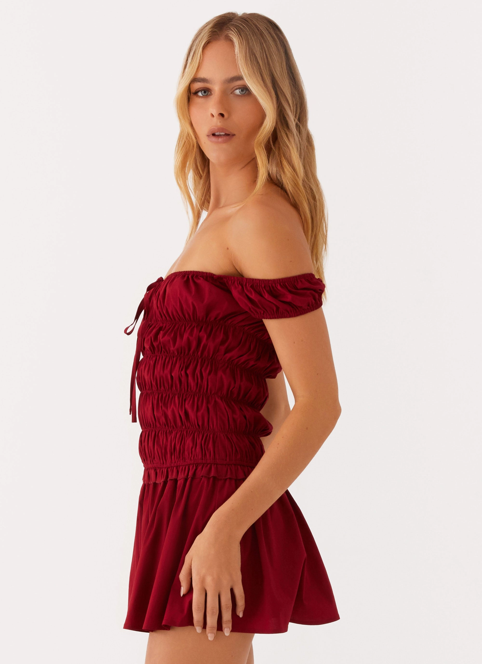 Countryside Off Shoulder Mini Dress - Deep Red Minimalist-Trend Perfect Fit