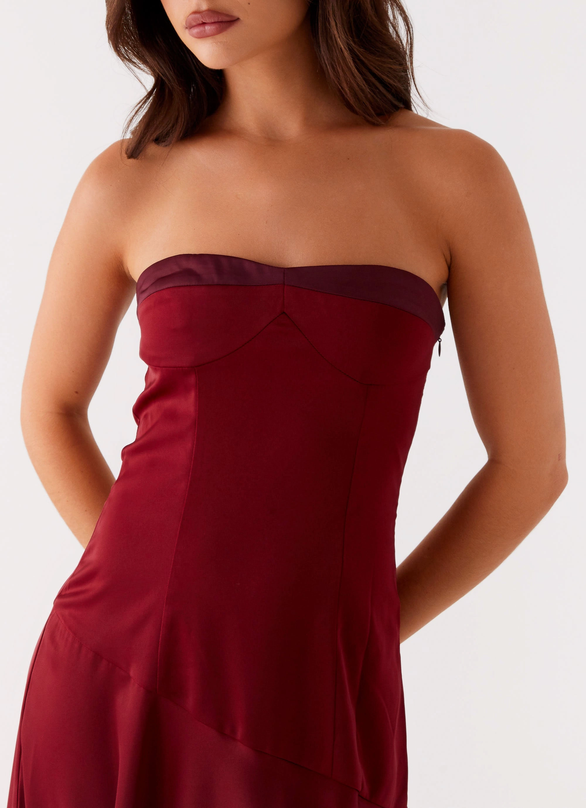 Matisse Midi Dress - Red Work Vibe Luxurious Feel