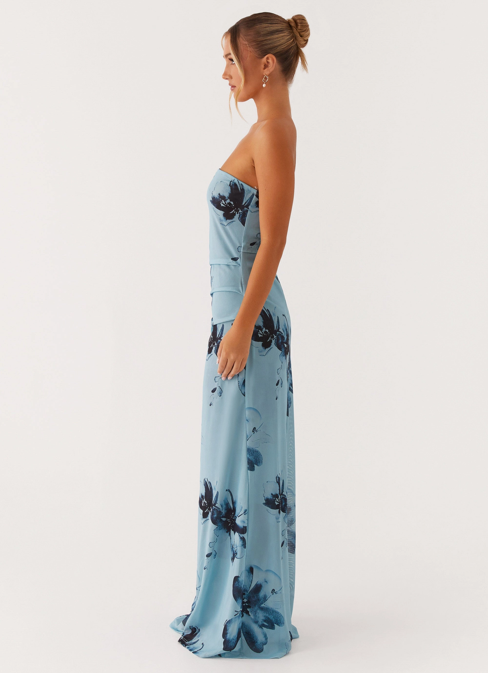 City-Style Delicate Touch Field Of Dreams Maxi Dress - Blue Black Floral