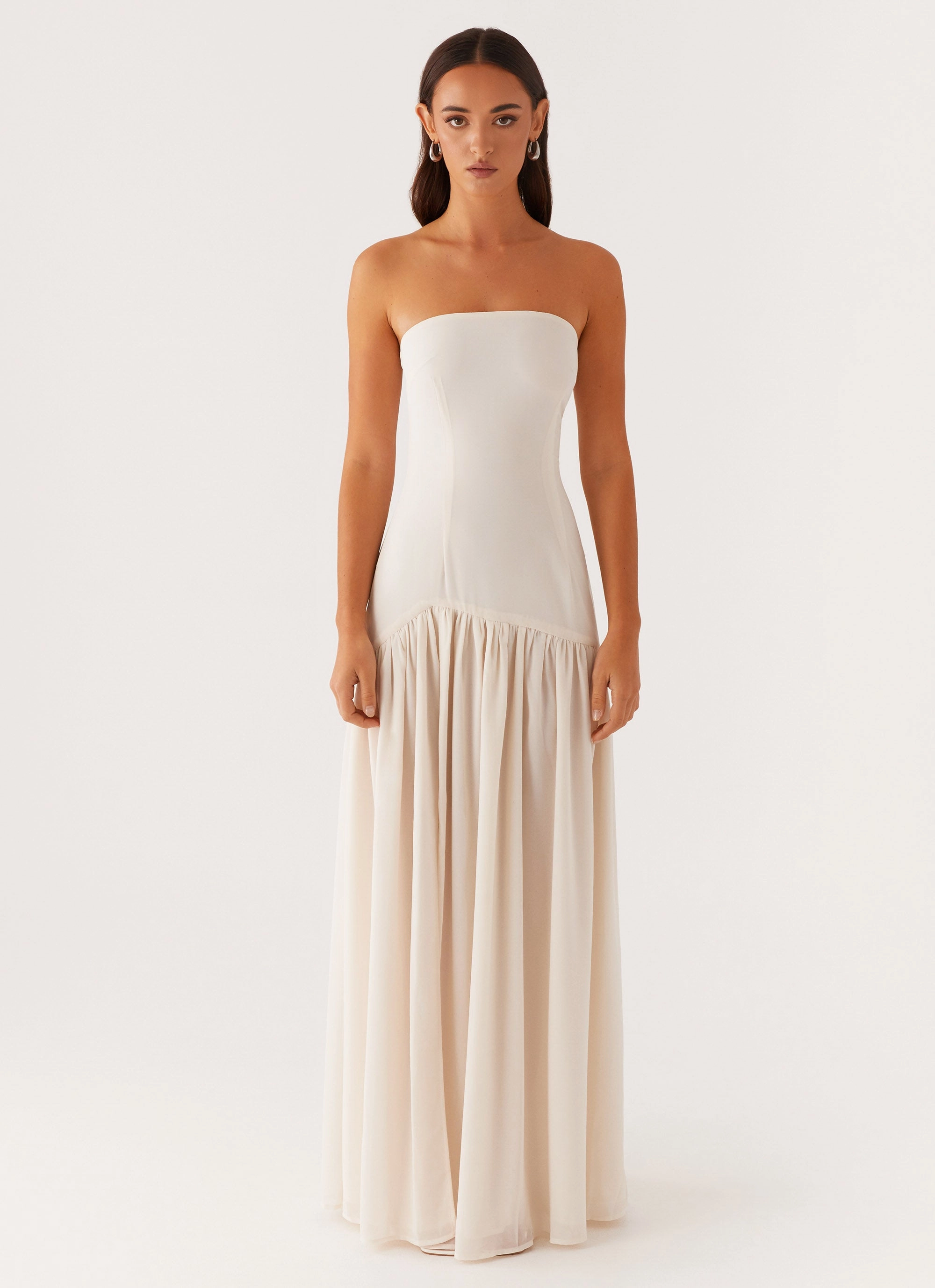 Chic Balance vacation look Eden Strapless Maxi Dress - Ivory