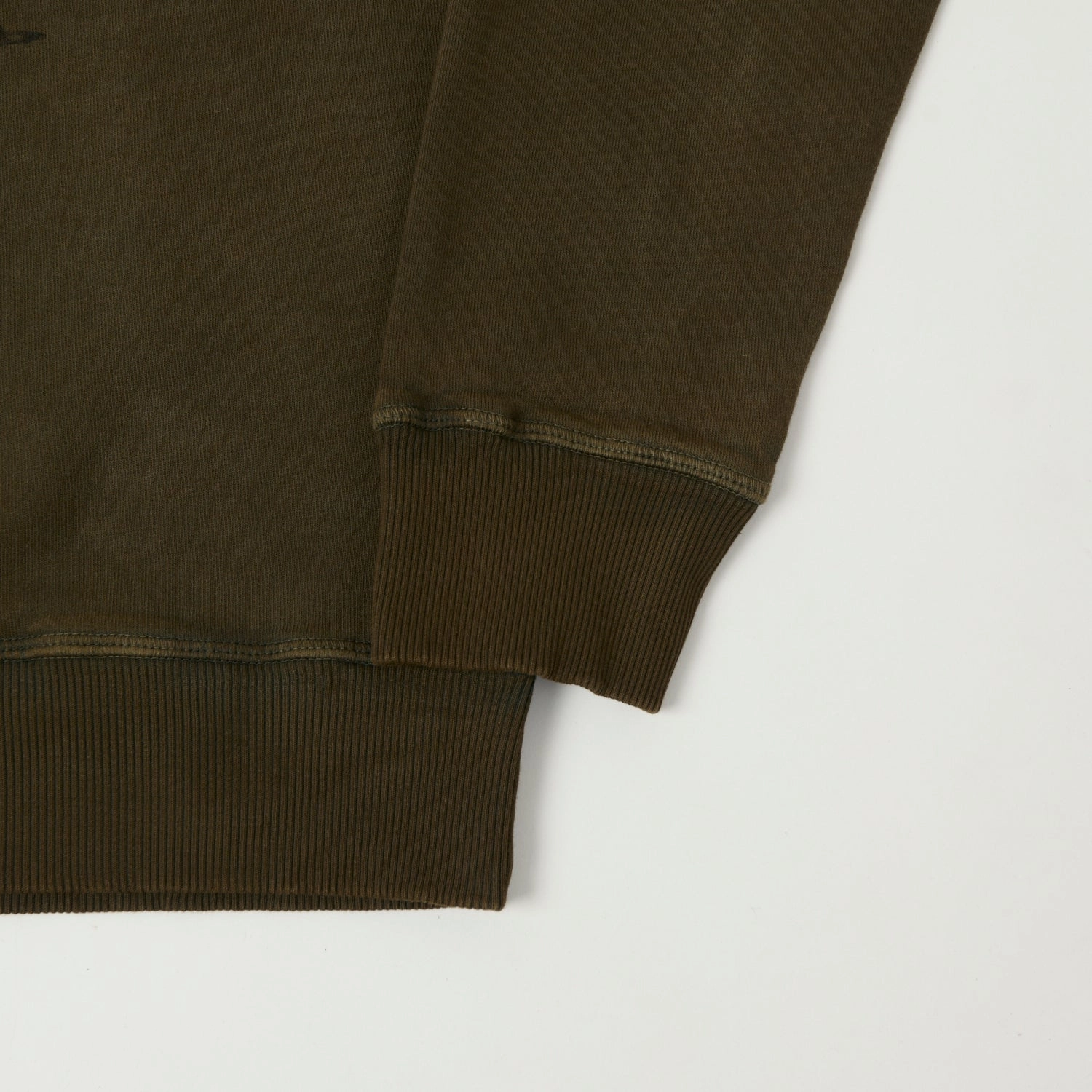 Everyday Comforts Flea-T 1950s Raglan Sleeve 'Rebel Mickey' Sweatshirt - Brown