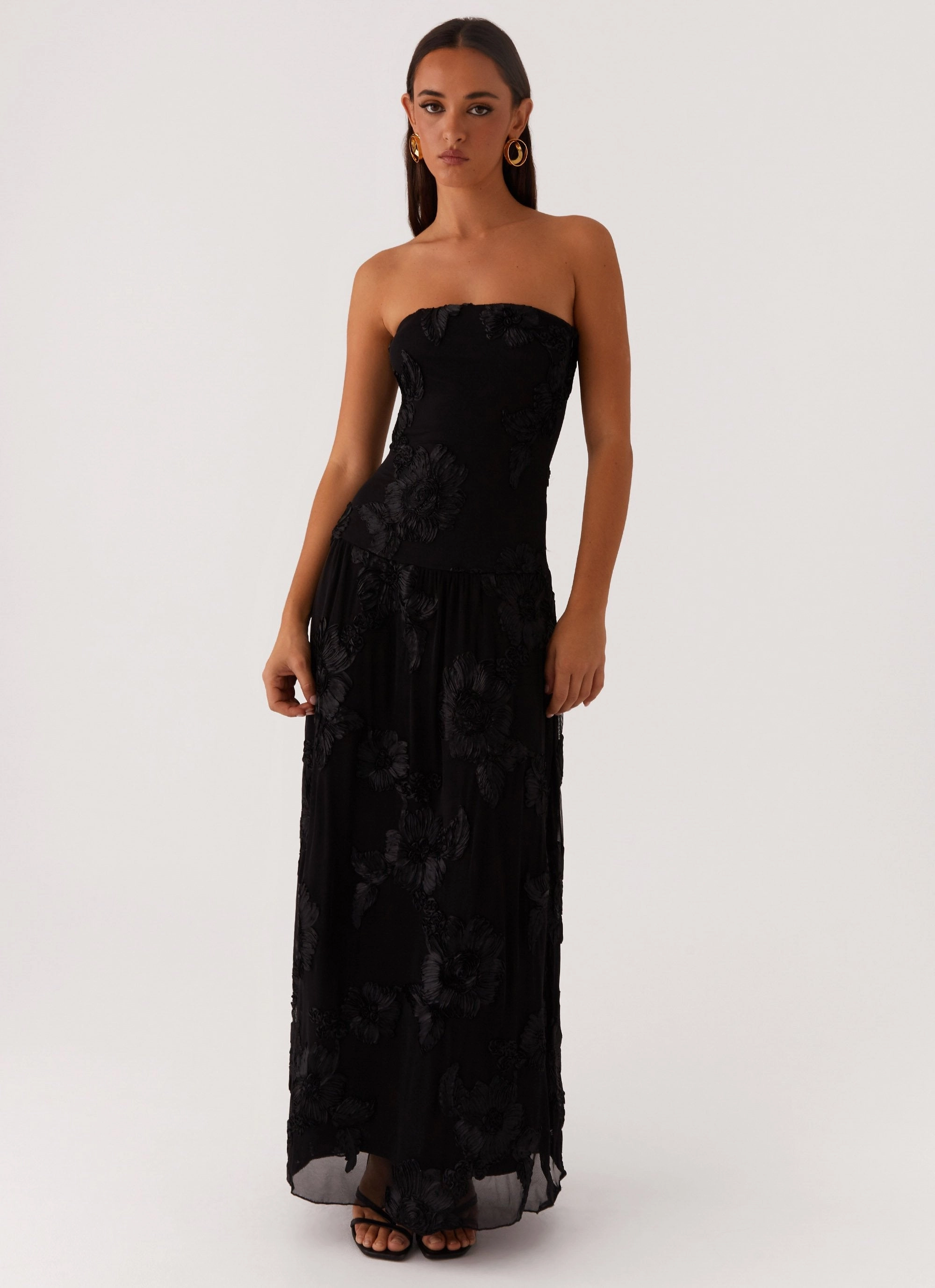 V Neckline Evening Look After Light Maxi Dress - Black