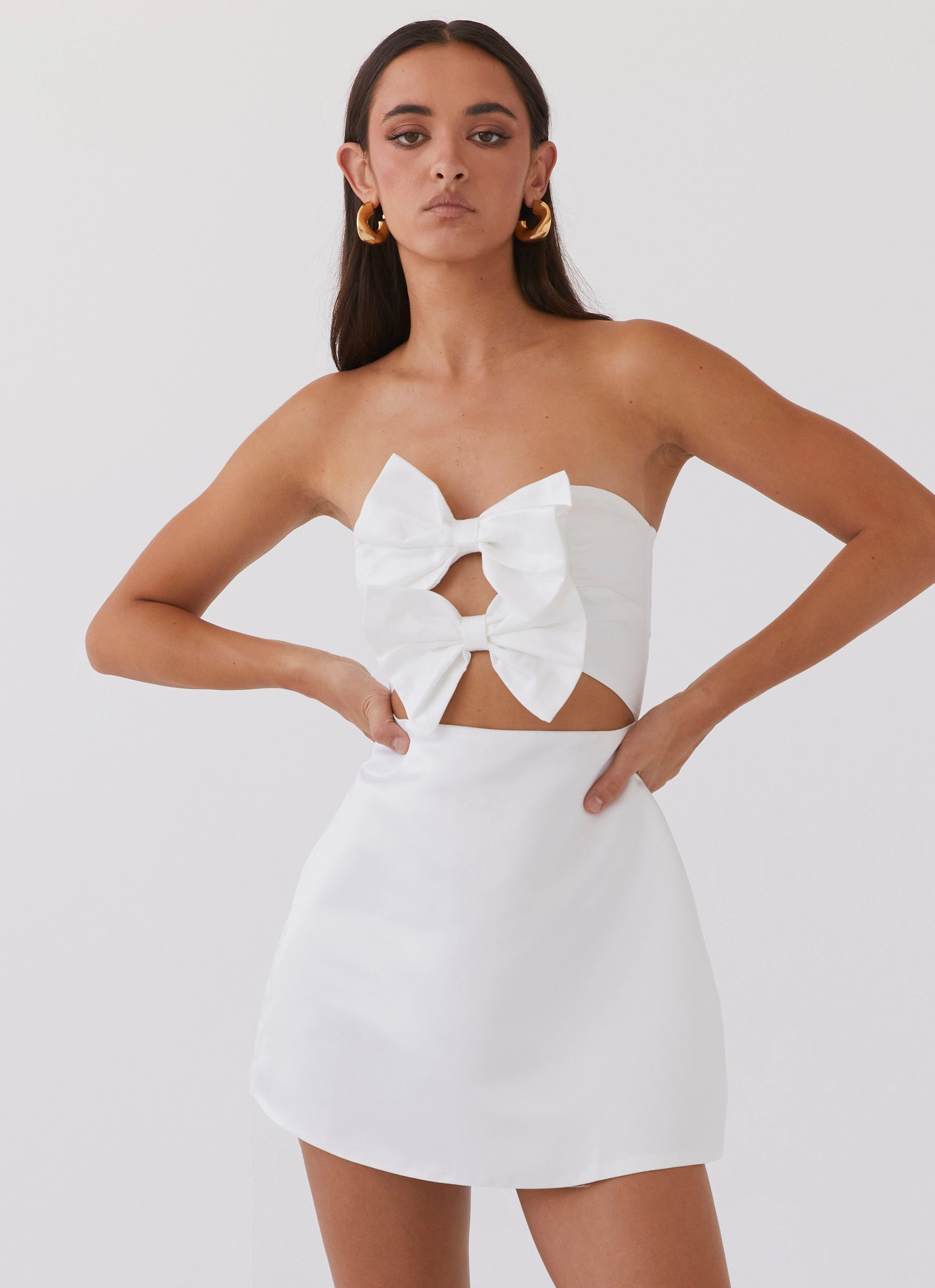 Tailored Style Zip-Closure Girl Crush Bow Mini Dress - White