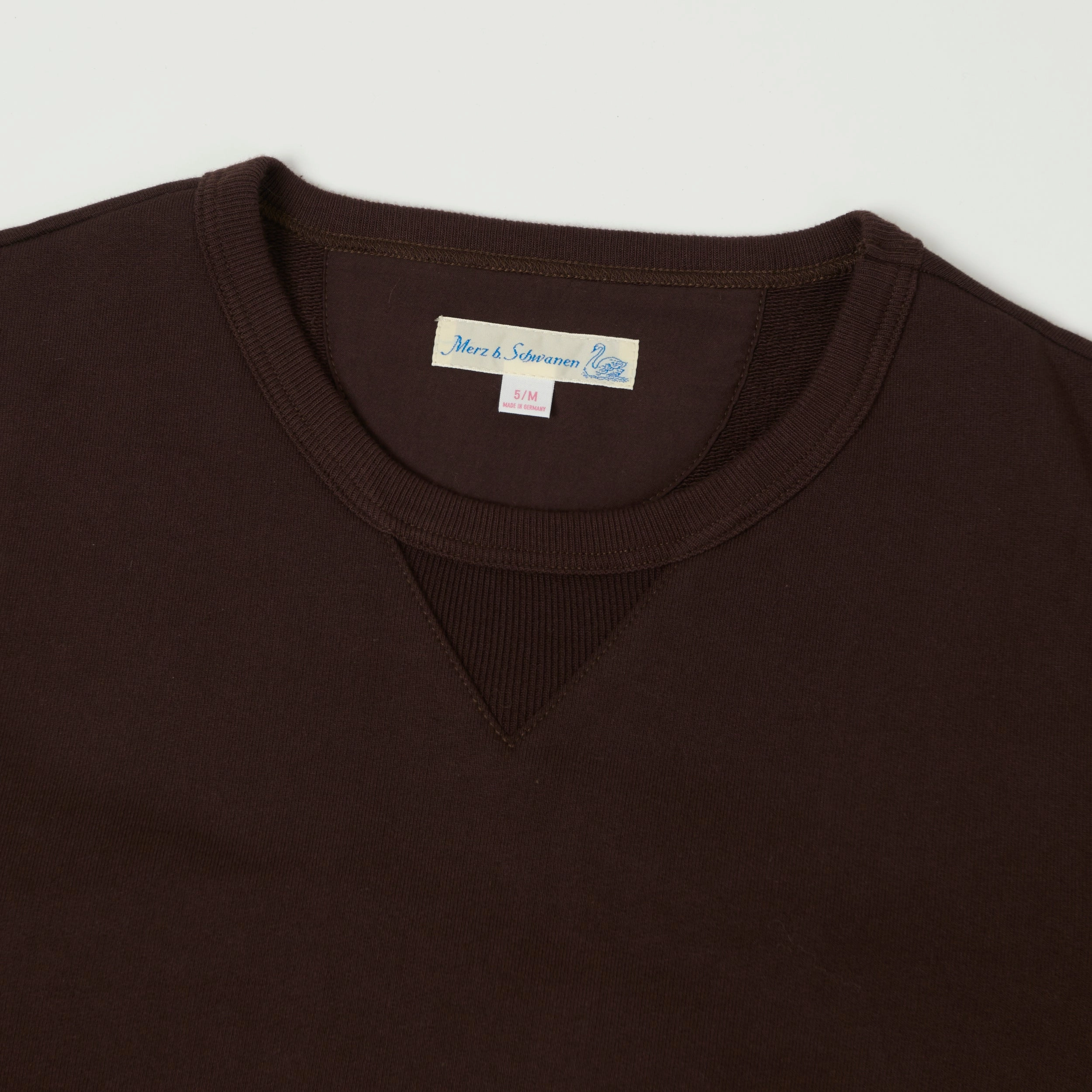 Weekend Chic appropriate for sports Merz b. Schwanen 3S48 Heavywight Sweatshirt - Coffee