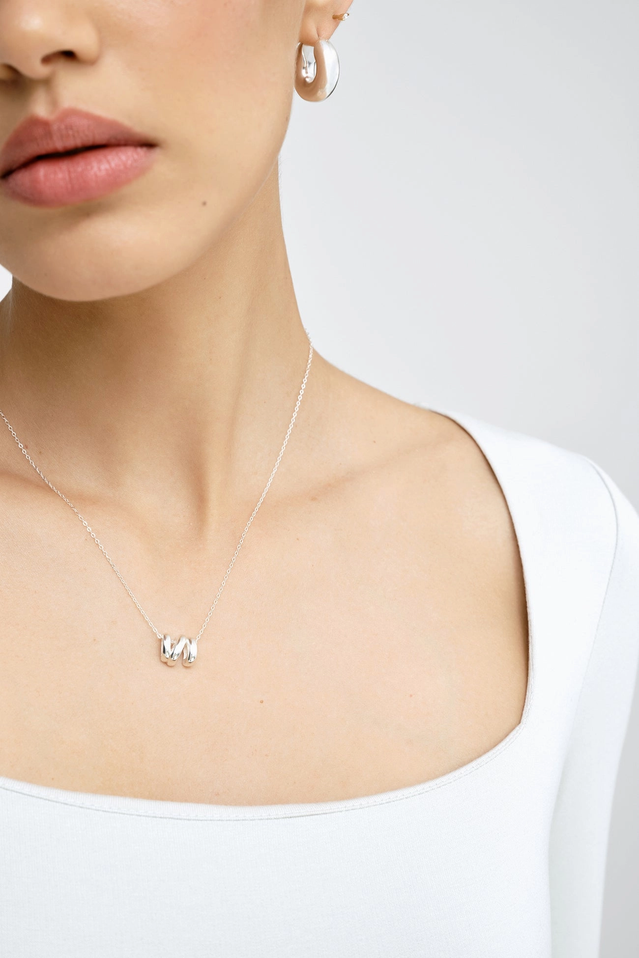 Henri Necklace Timeless Style Wear Comfortable Silhouette