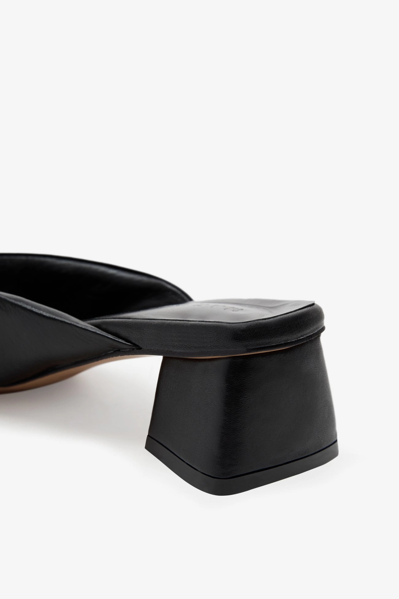 Satin-Edge Soft and Light Holland Sandals