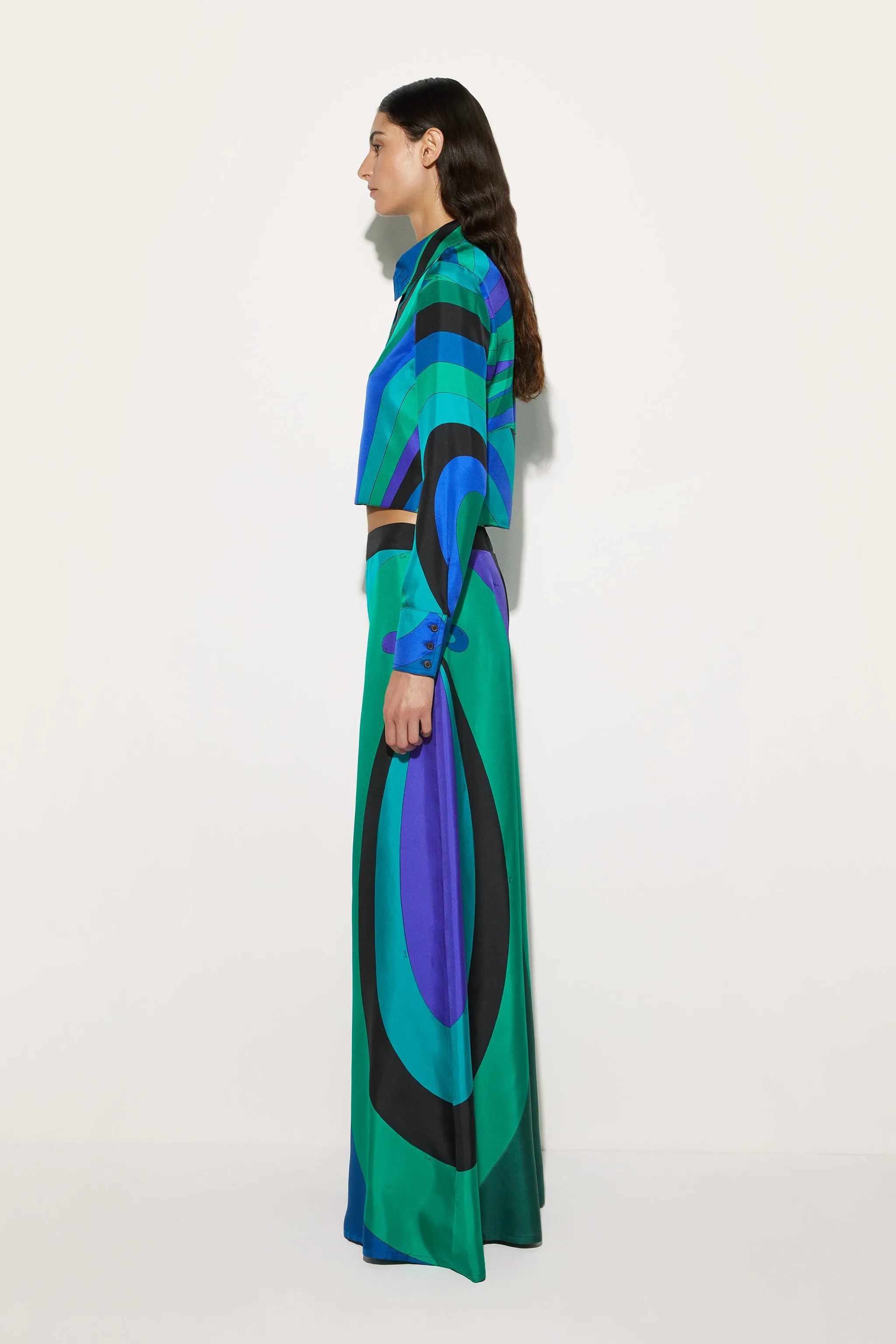 On-The-Go Style Iride Print Cropped Shirt