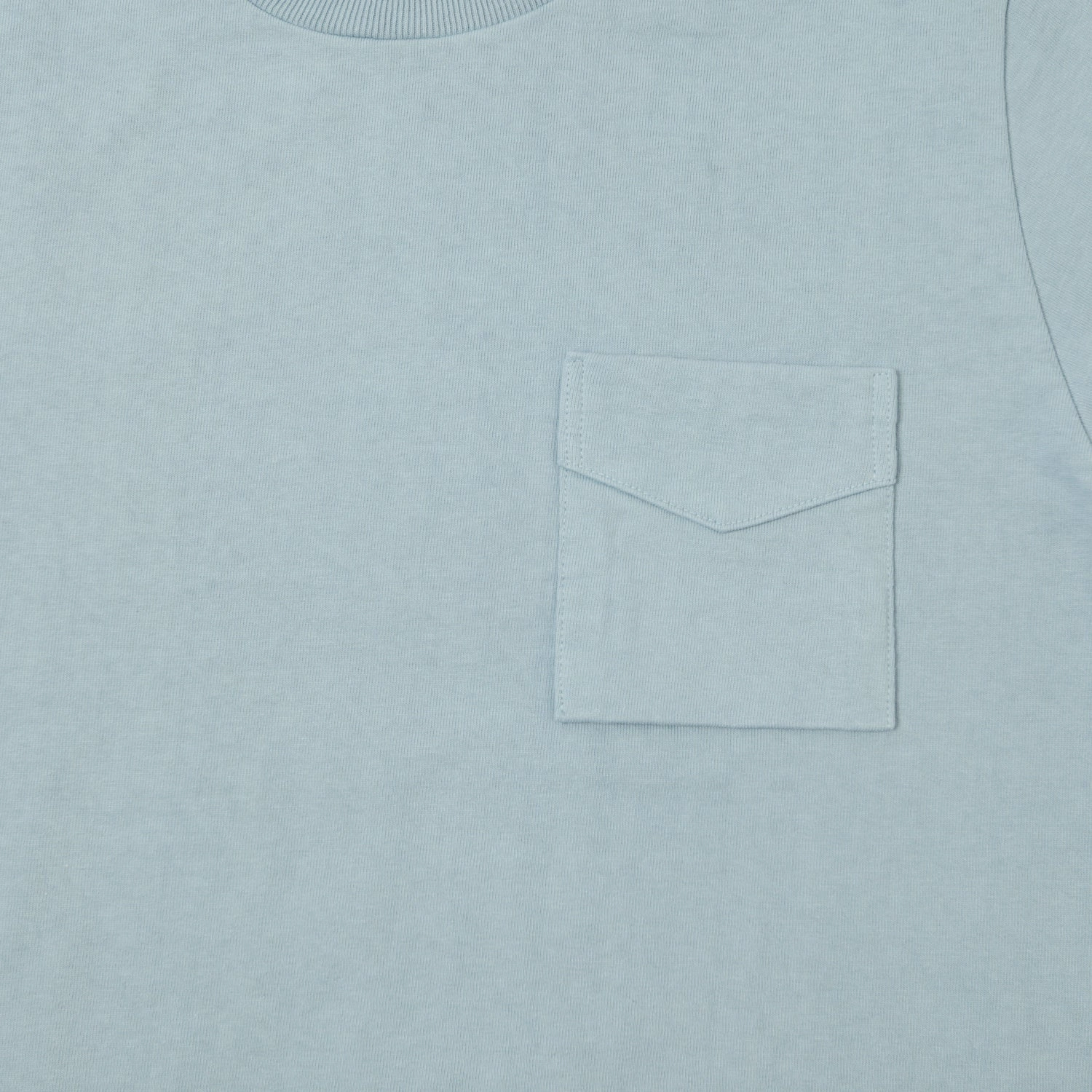 Jackman Dotsume Pocket T-Shirt - Pale Sax Simple Yet Elegant