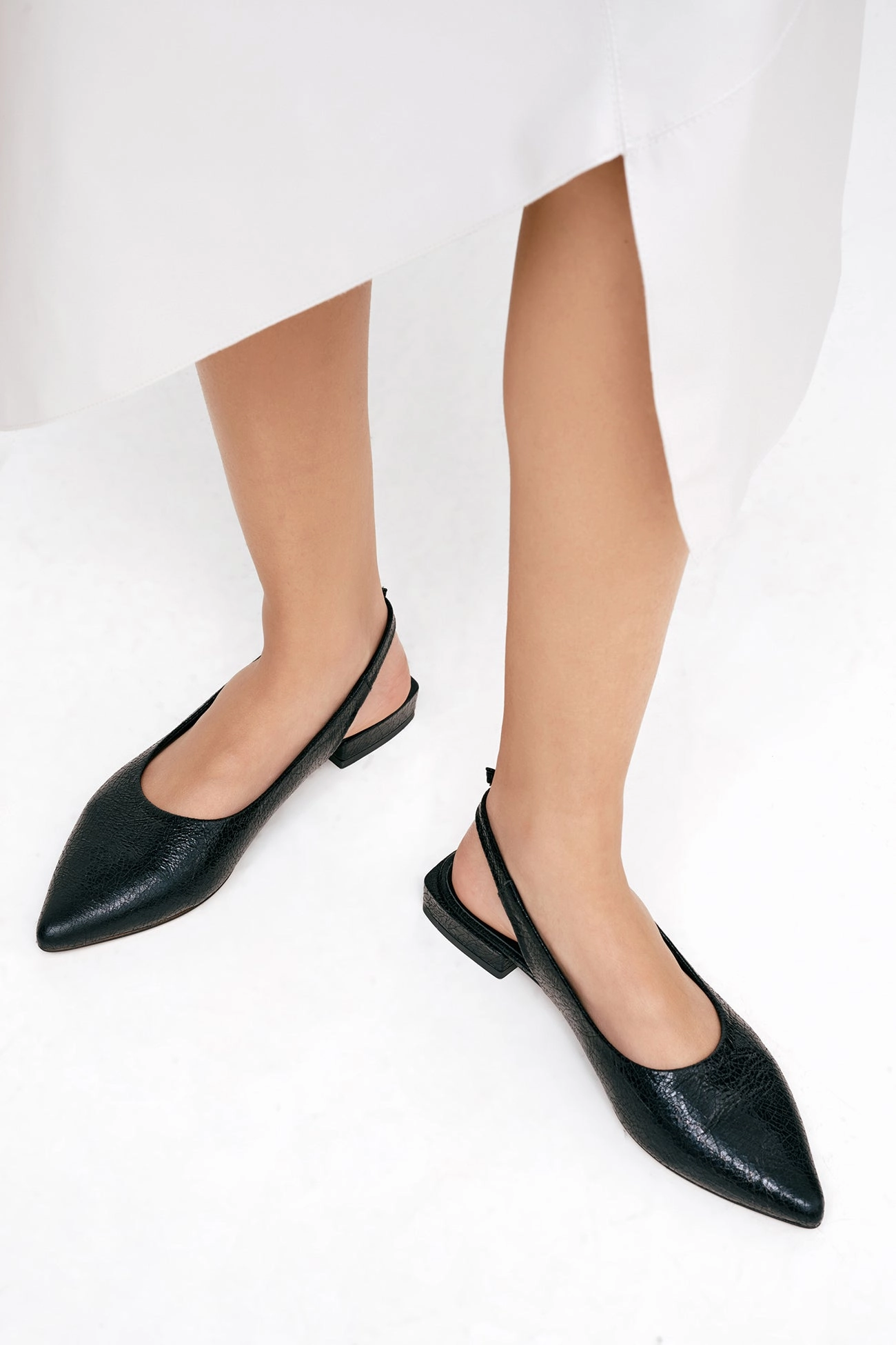 Jeanne Flats Elegant Appearance
