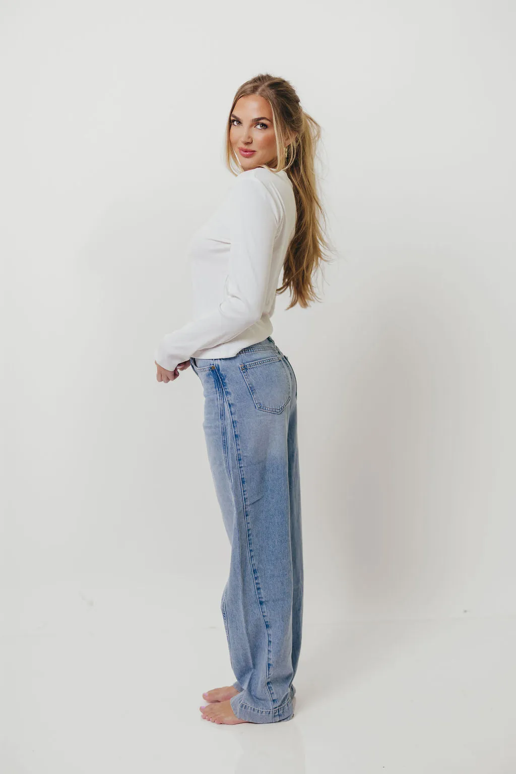 Breathable Liner Integration Kathy Long Sleeve Tee in White