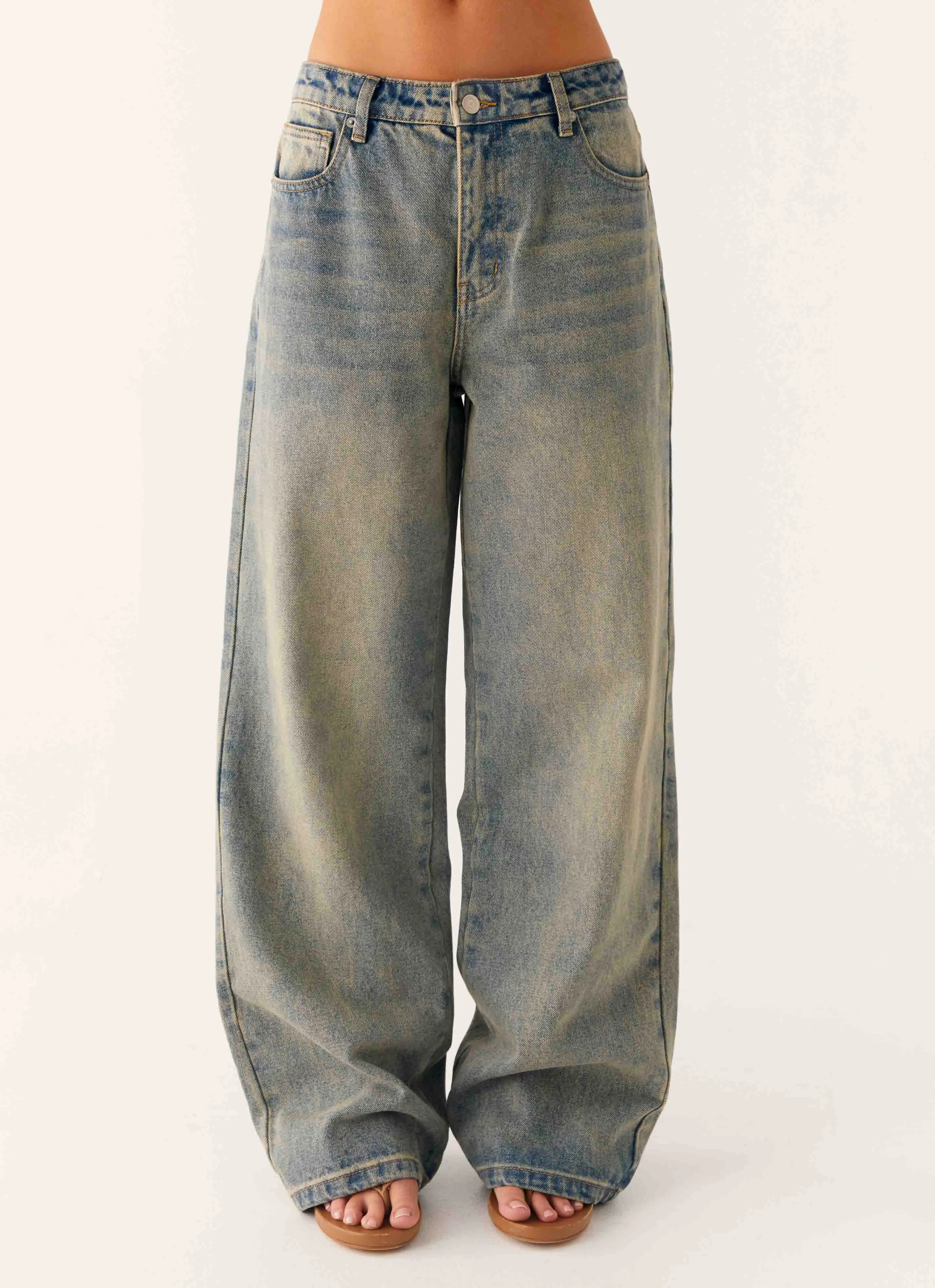 Slim Smooth Vibrant Bold Look Street Fashion Keanna Low Rise Denim Jeans - Dirty Wash