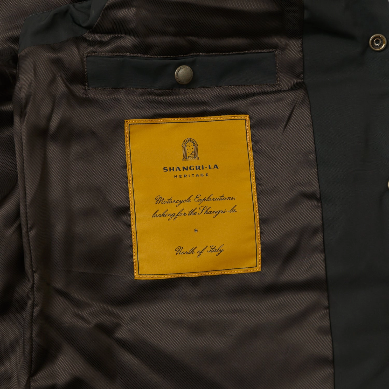 Double Layer multi - layer storage Shangri-La Heritage 'Bivacco' Western Down Vest - Black/Beige