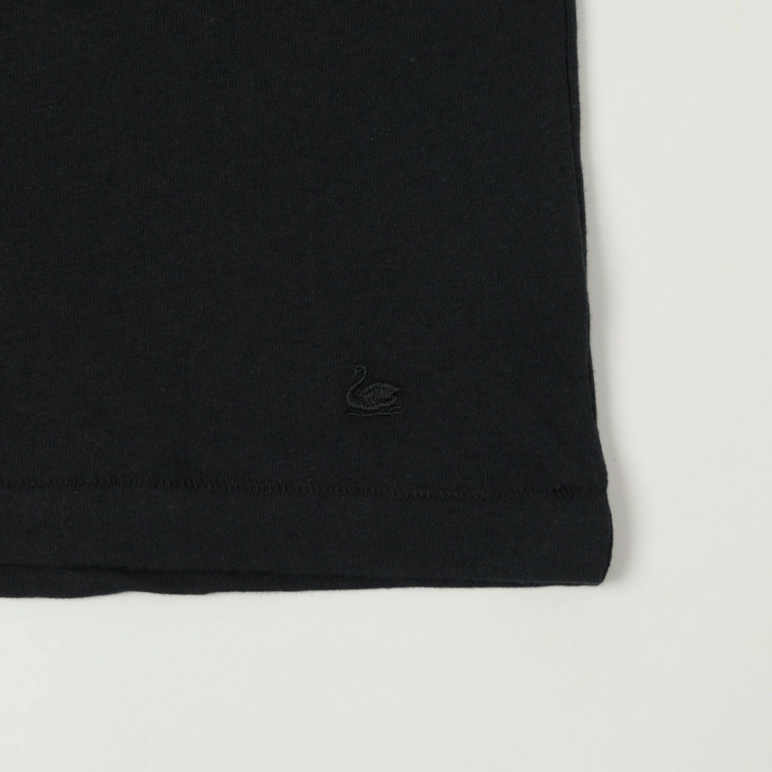 Merz b. Schwanen 'Good Basics' Linen & Organic Cotton T-Shirt - Deep Black Cozy Wardrobe Garment Dyed Technique