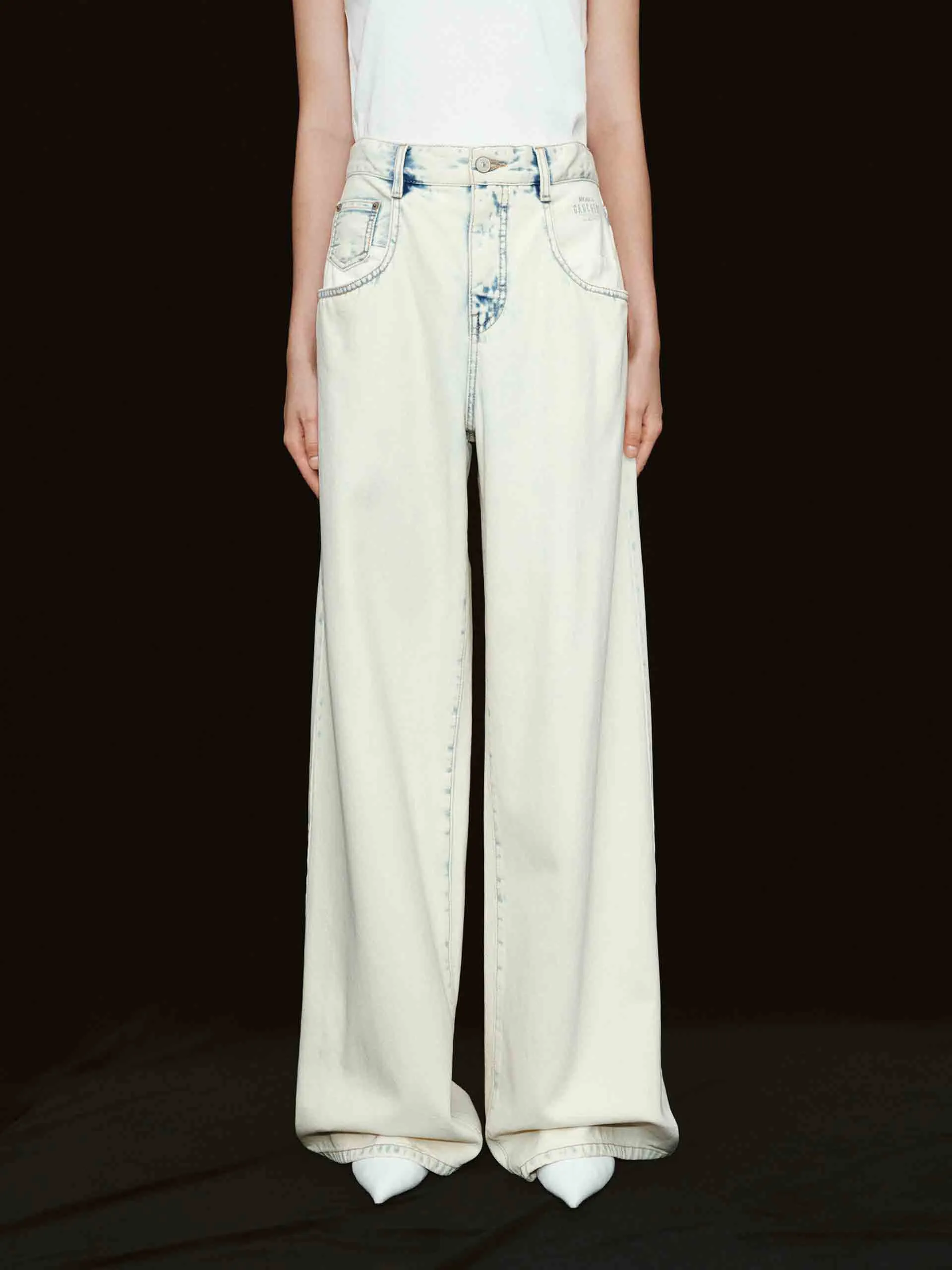 Snow Washed Blue Wide Jeans Fit Anytime