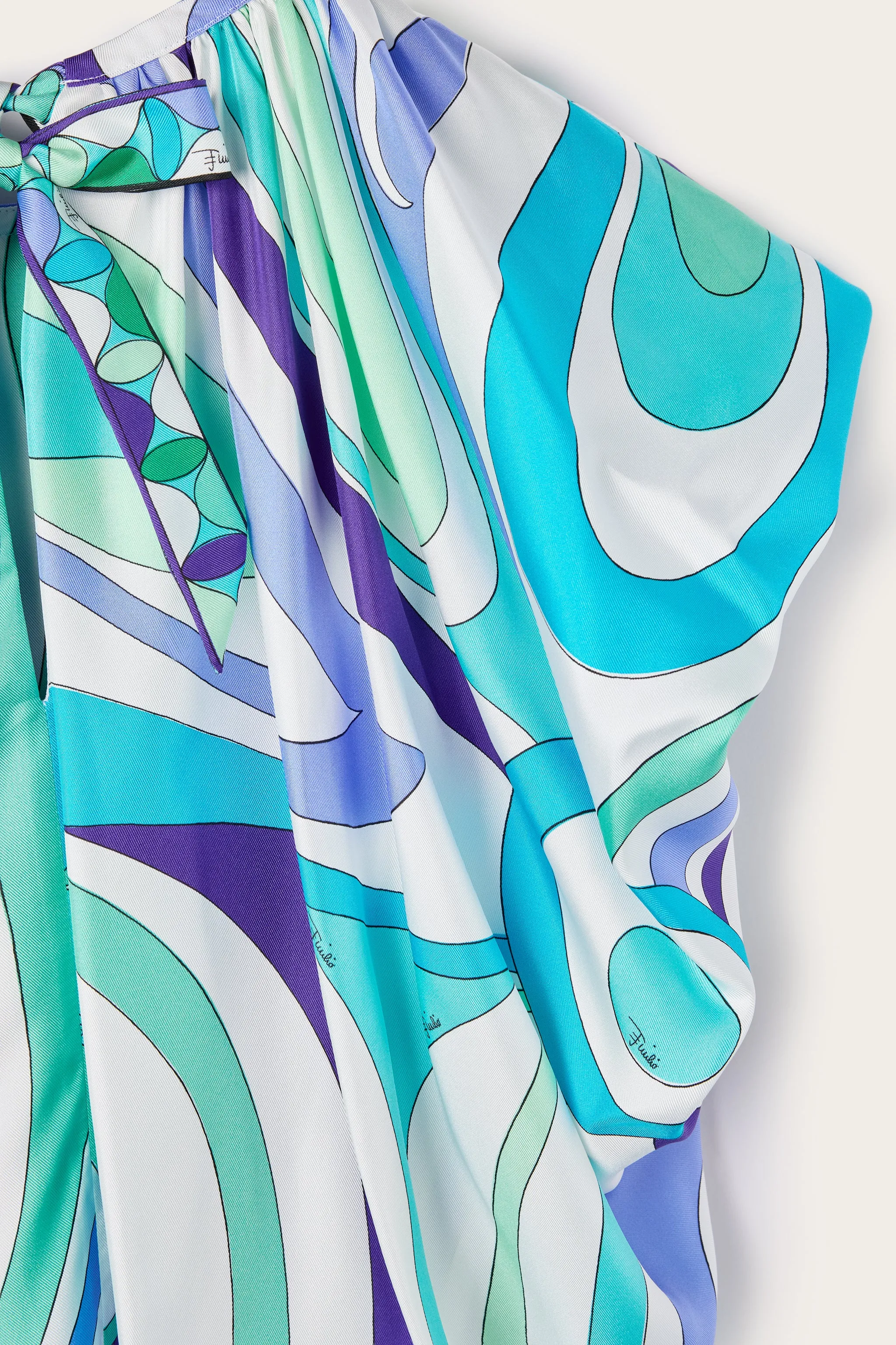 Marmo Print Voluminous Top Non-Iron Stretchable Material