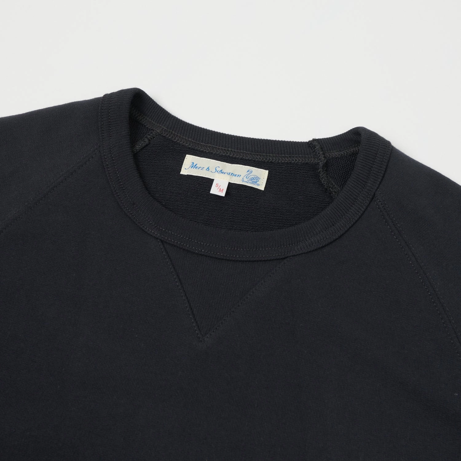 Merz b. Schwanen 349 Raglan Sleeve Sweatshirt - Charcoal Night Out good for gym sessions