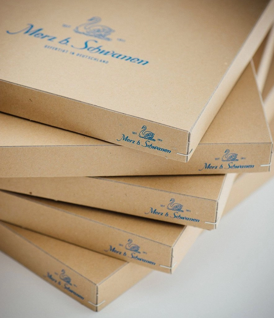 product competitive edge Merz b. Schwanen 3S48 Heavyweight Sweatshirt - Deep Black