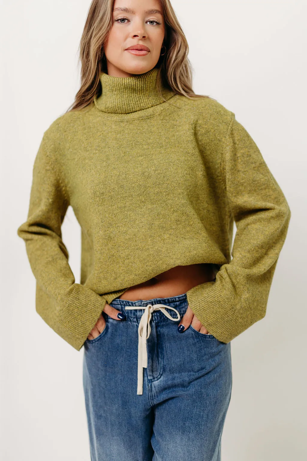 Seamless construction Stretchable Material Mildred Turtleneck Sweater in Citron