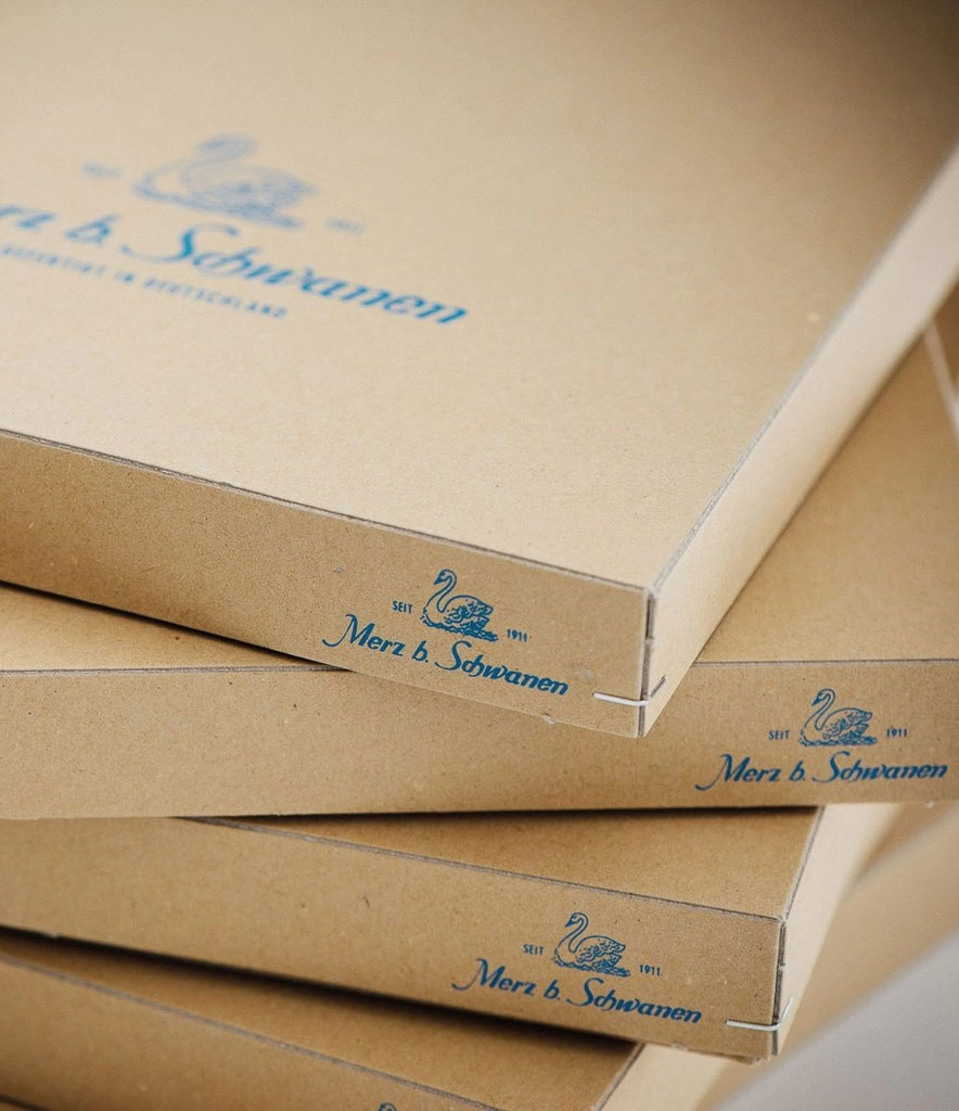 Comfy Apparel Stylish piece Merz b. Schwanen 102 Lightweight Long Sleeve Henley - Deep Black