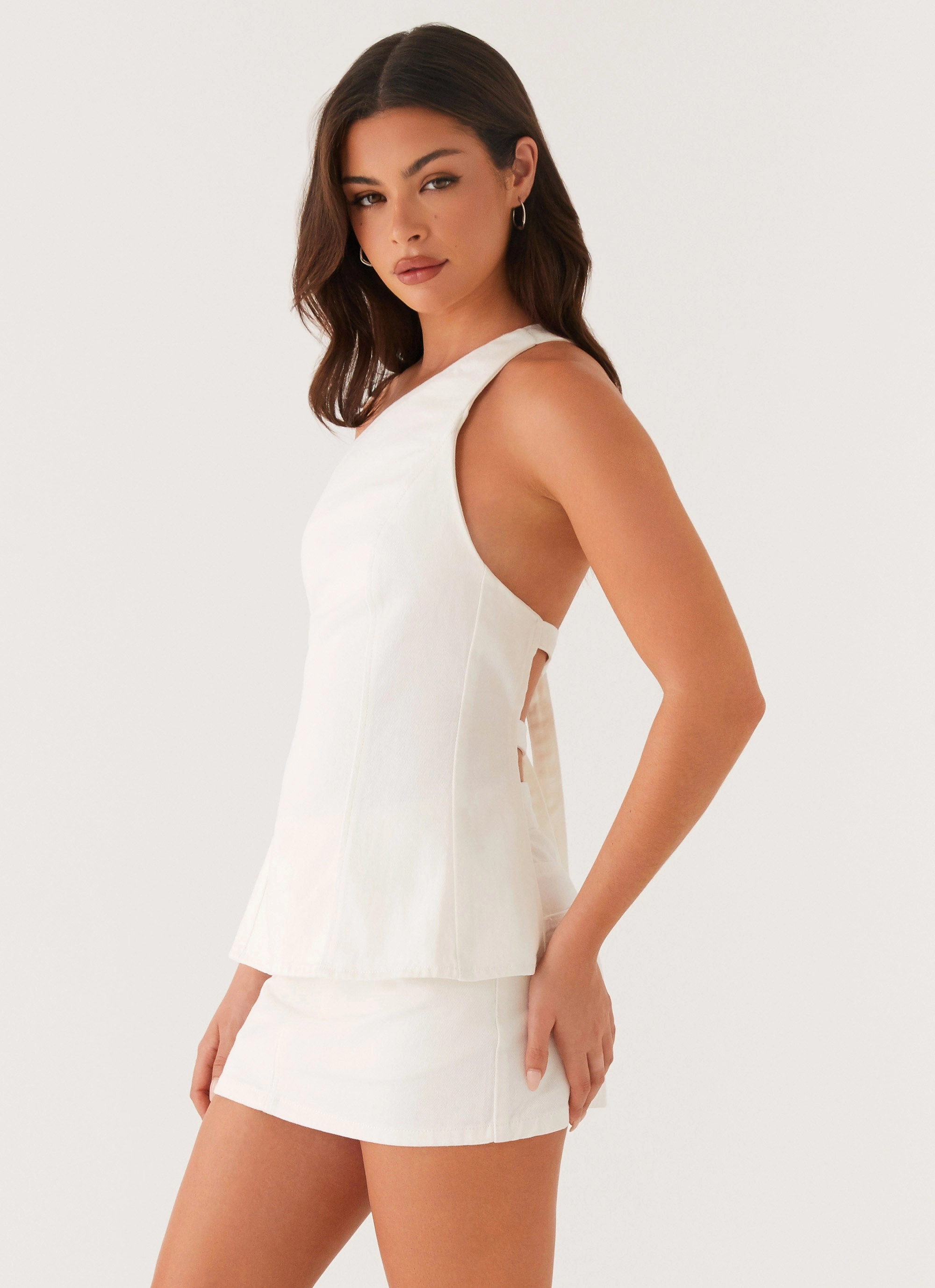 Maysa Low Rise Mini Skirt - Ivory Crinkle Effect Relaxed and stylish