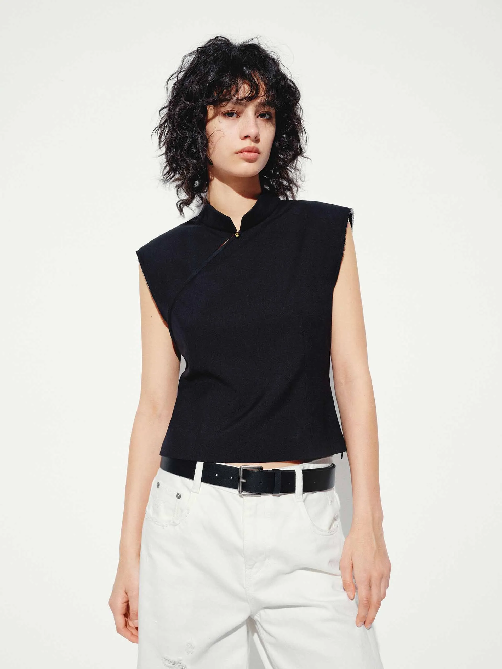 Sleeveless Stand Collar Blouse Elegant Finish