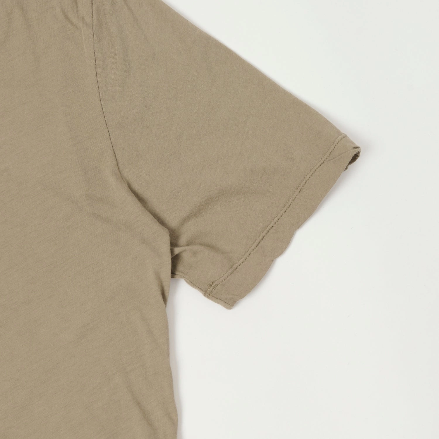 Hartford Light Jersey T-Shirt - Sand oversized but not shapeless