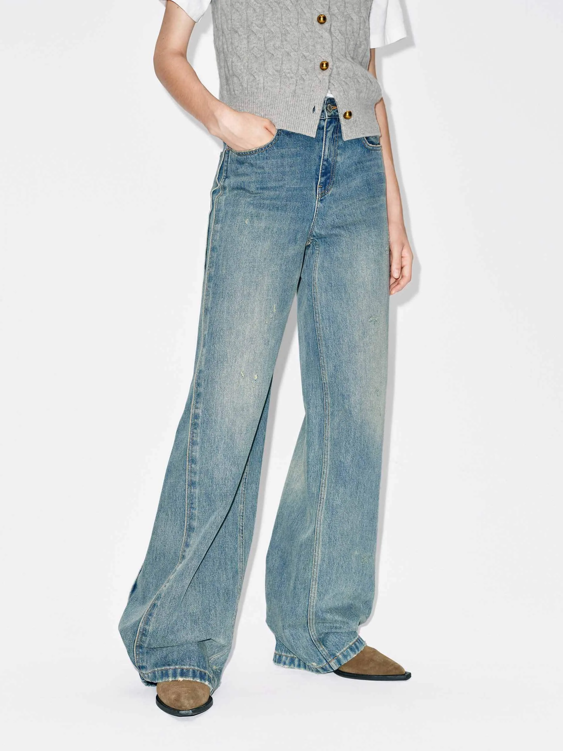 Shopping Day Outdoor Enthusiast Seams Detail Ripped Jeans