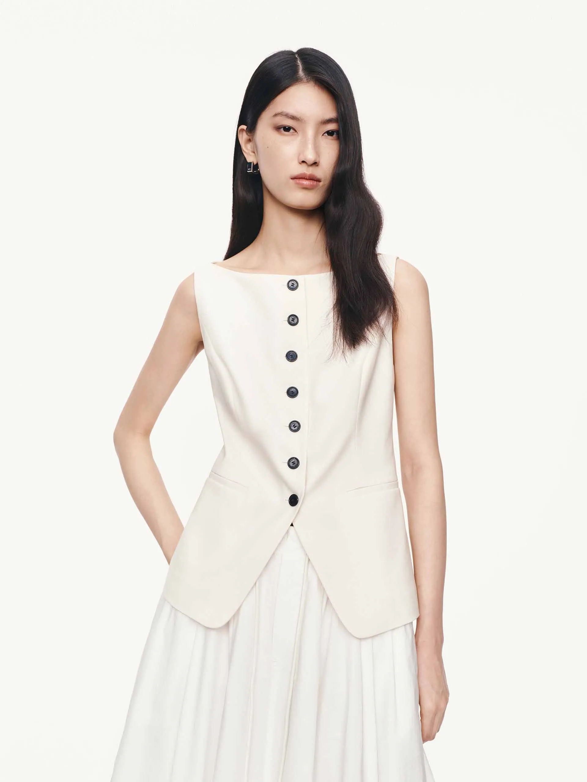 Sleeveless Boat Neck Top Streamlined Design Functional Pocket