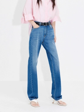 Straight Leg Jeans in Cotton Outfit Essential