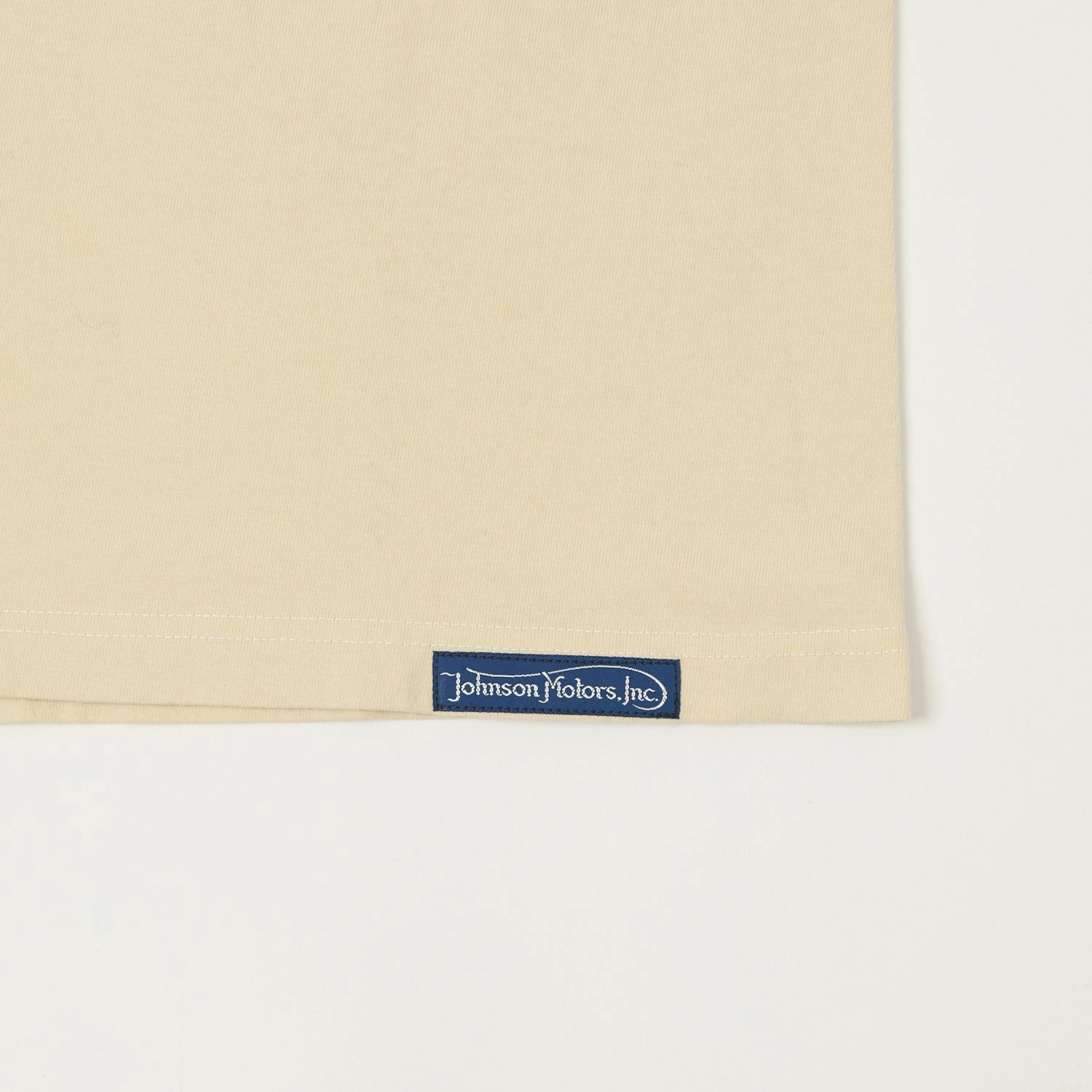 Stylish piece TOYS McCOY Raglan Sleeve 'Johnson Motors' Baseball T-Shirt - Ivory/Black