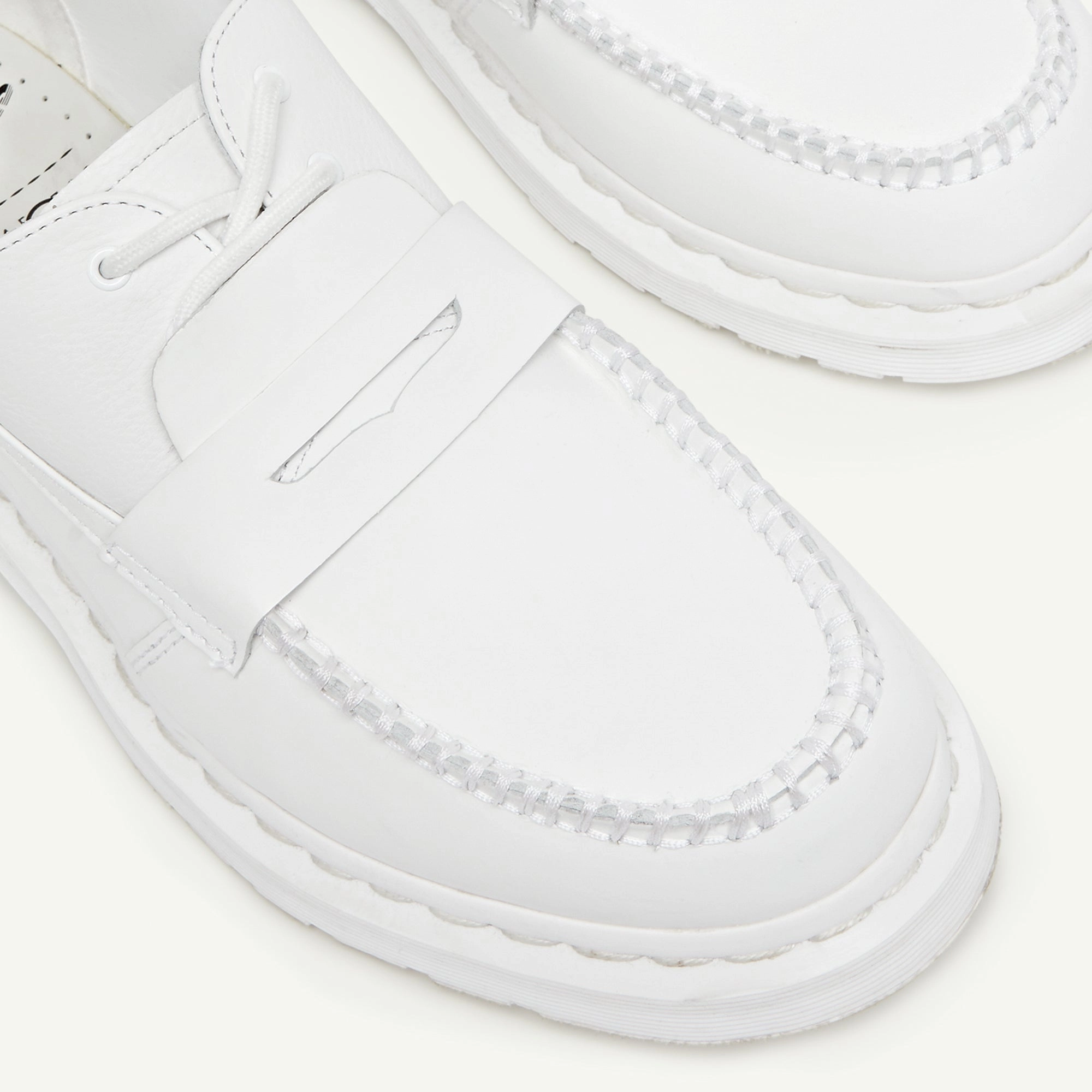 Happy Step Cloud Path MM6 Maison Margiela x Dr Martens Womens Penton Mash Up Shoes