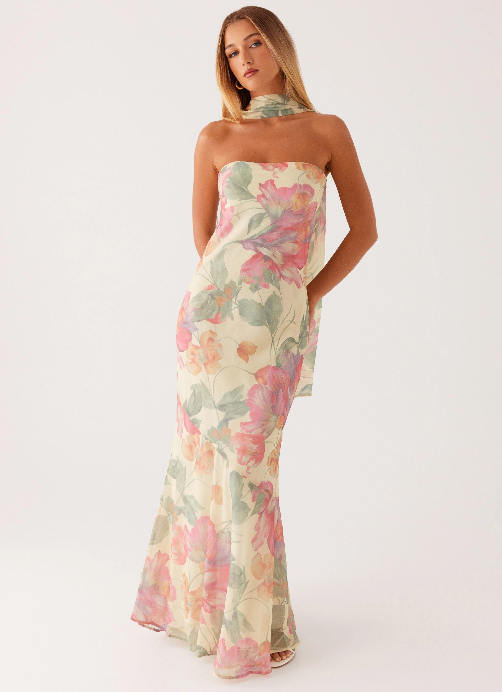 Under The Pagoda Maxi Dress - Yellow Peony Timeless Energy soft fit