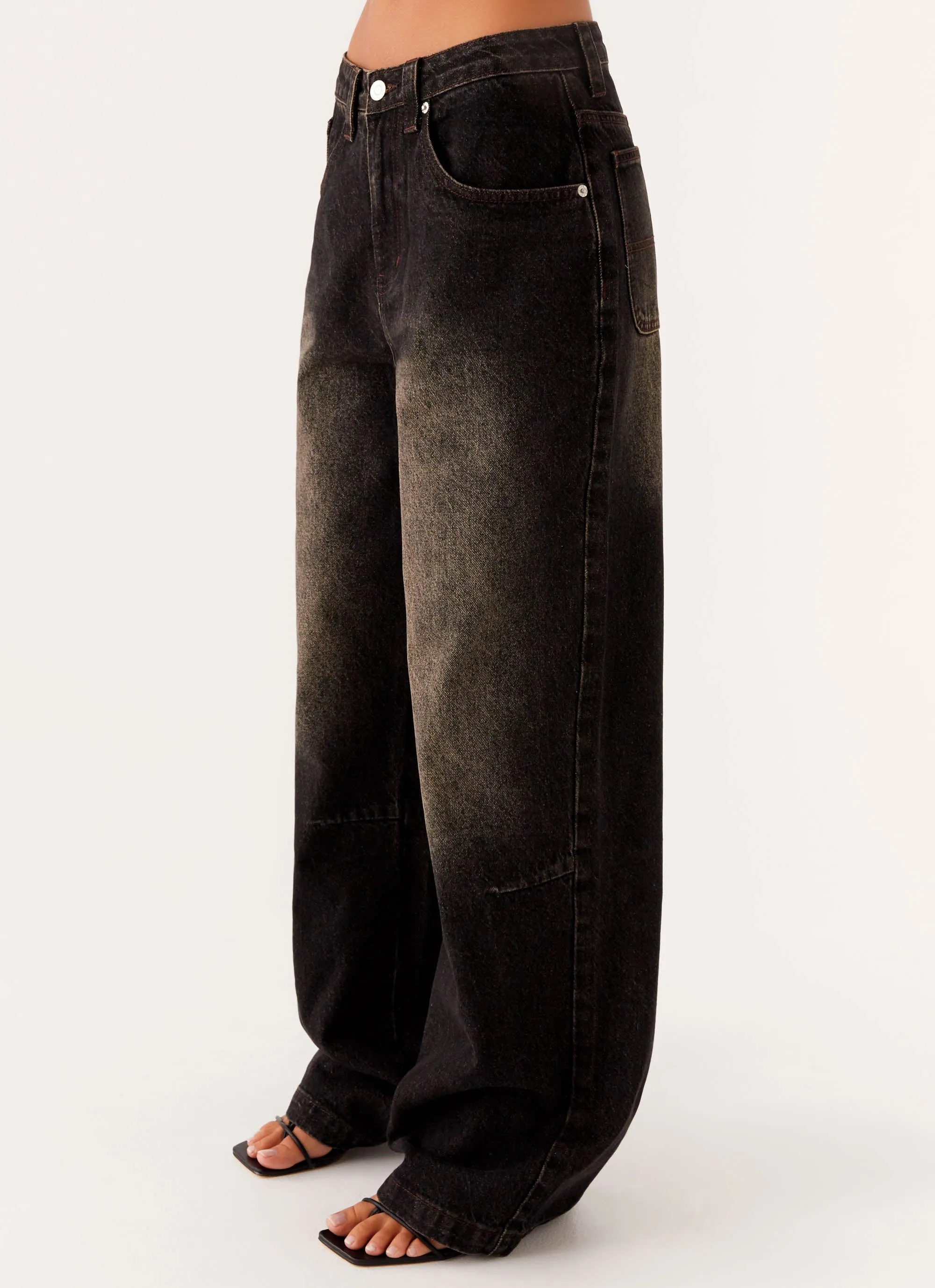 Pera Baggy Denim Jeans - Brown Wash No Fade Look Modern Minimalist Rainy Day