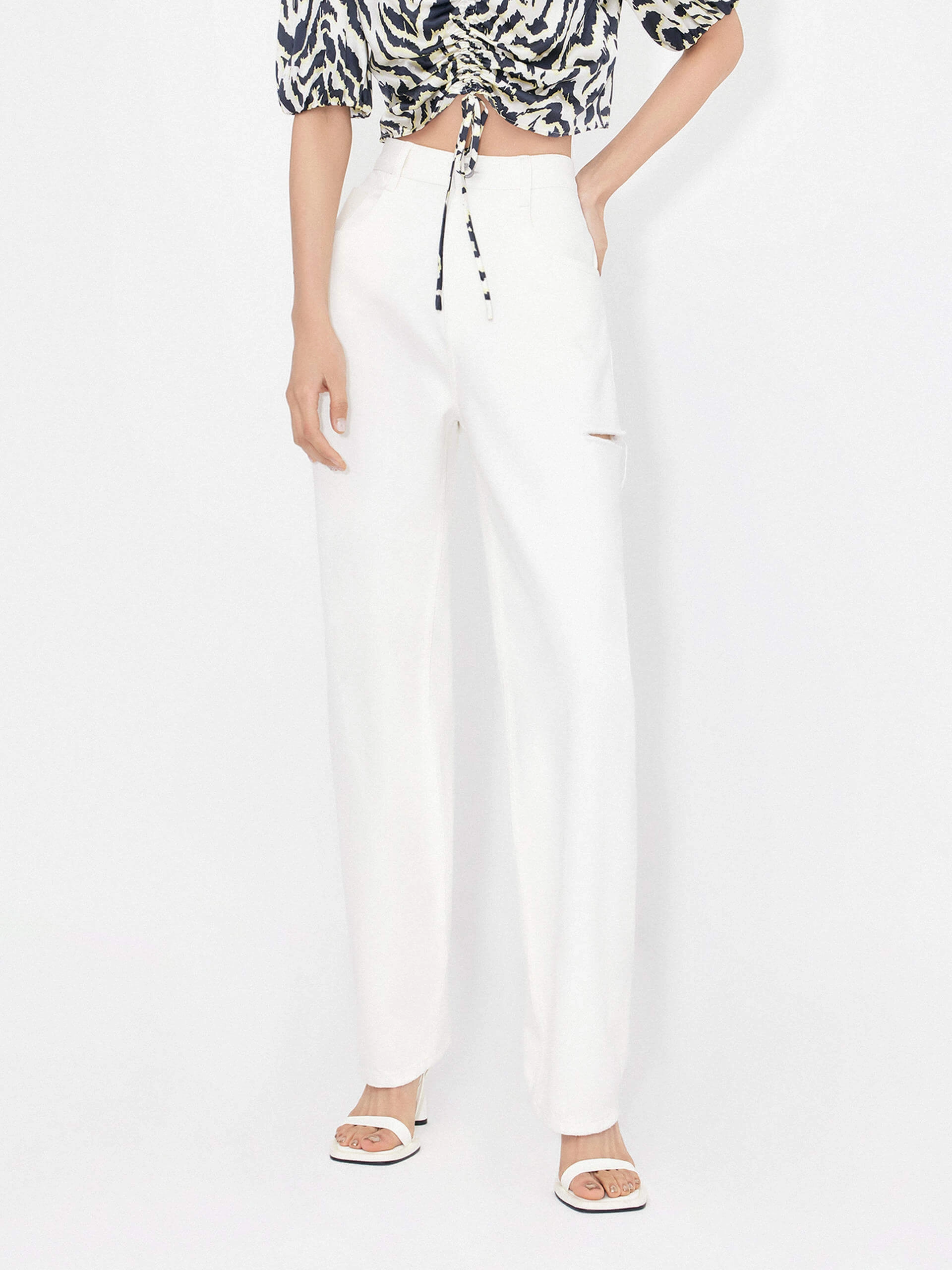 Lightweight Urban Explorer Straight Ripped Jeans in Cotton