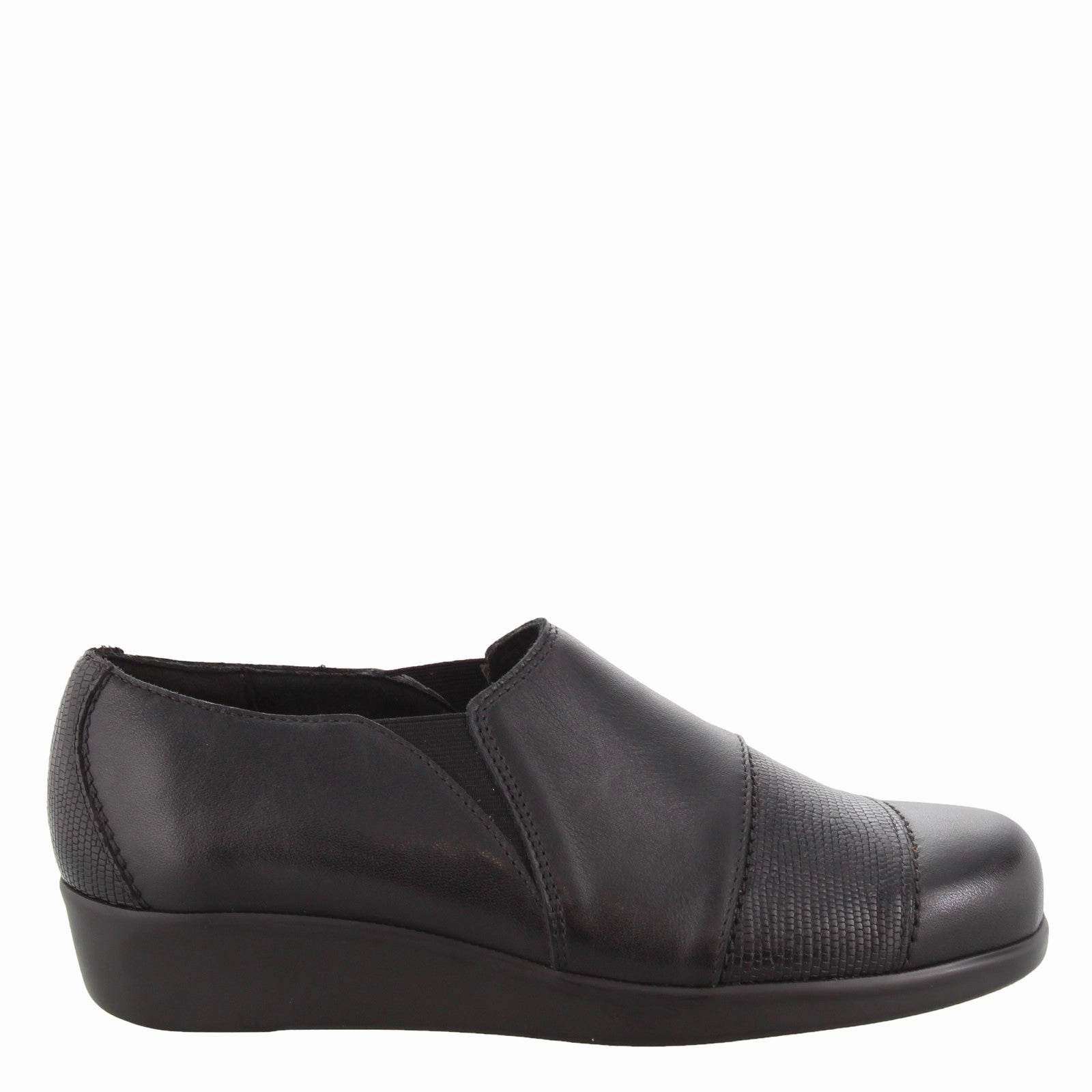 Soft Steps British Elegance Women's SAS, Nora Slip-On Loafer